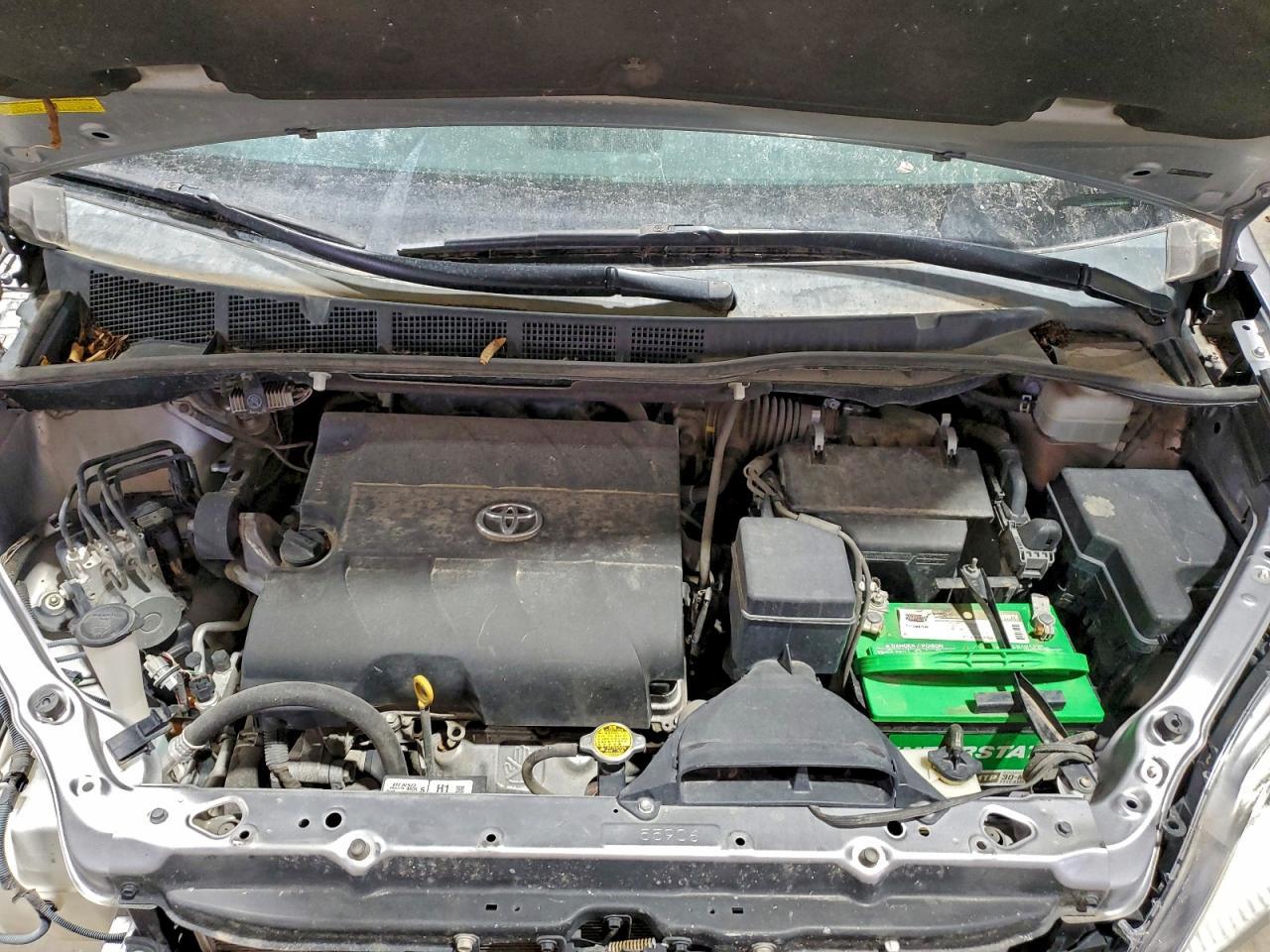 2012 TOYOTA SIENNA