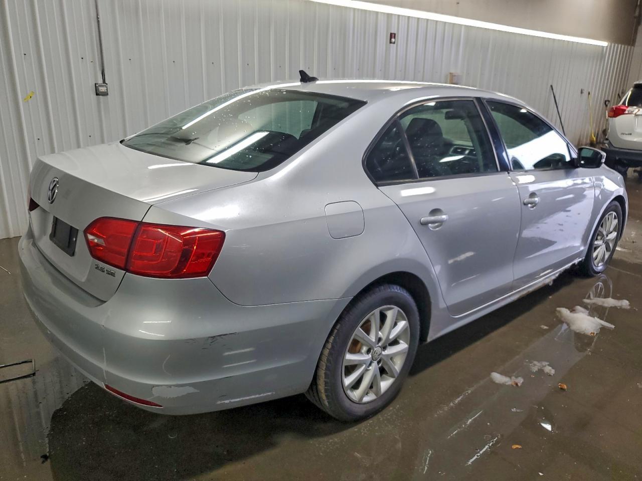 2011 VOLKSWAGEN JETTA