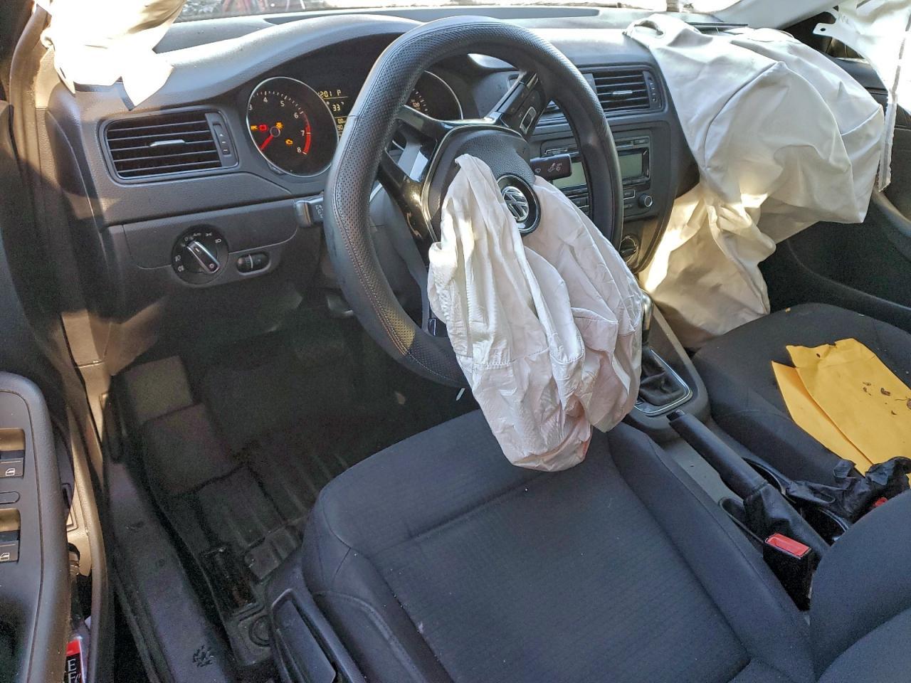 2015 VOLKSWAGEN JETTA