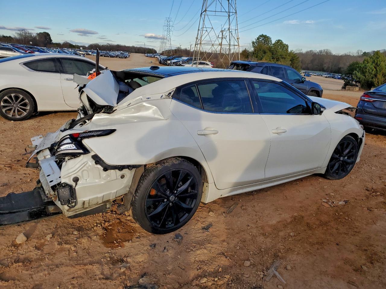 2019 NISSAN Maxima