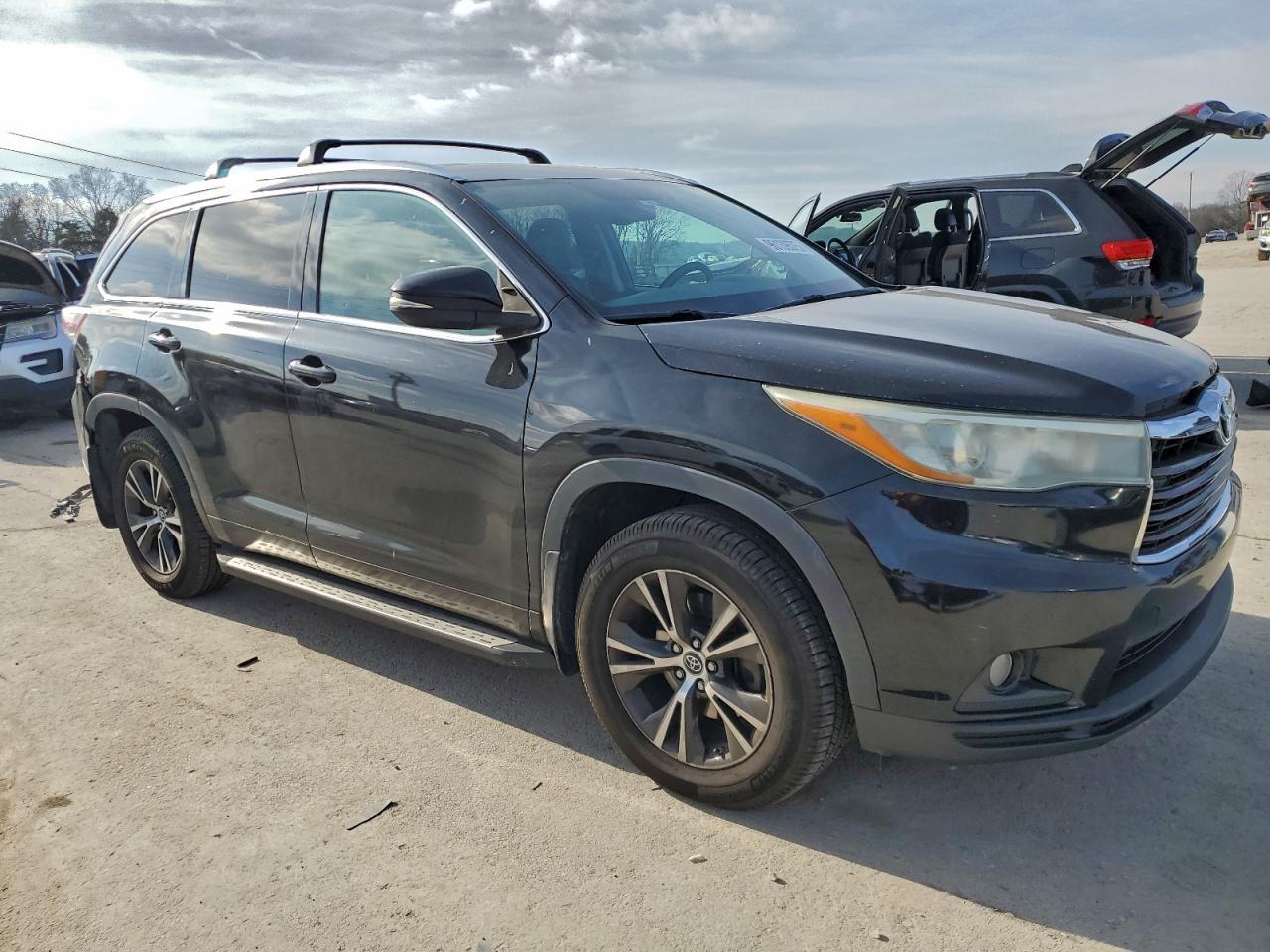 2016 TOYOTA HIGHLANDER