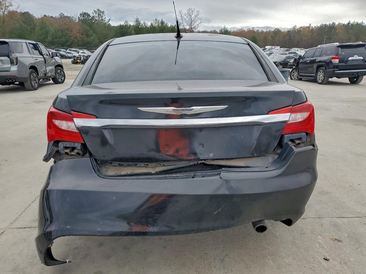 2011 CHRYSLER 200