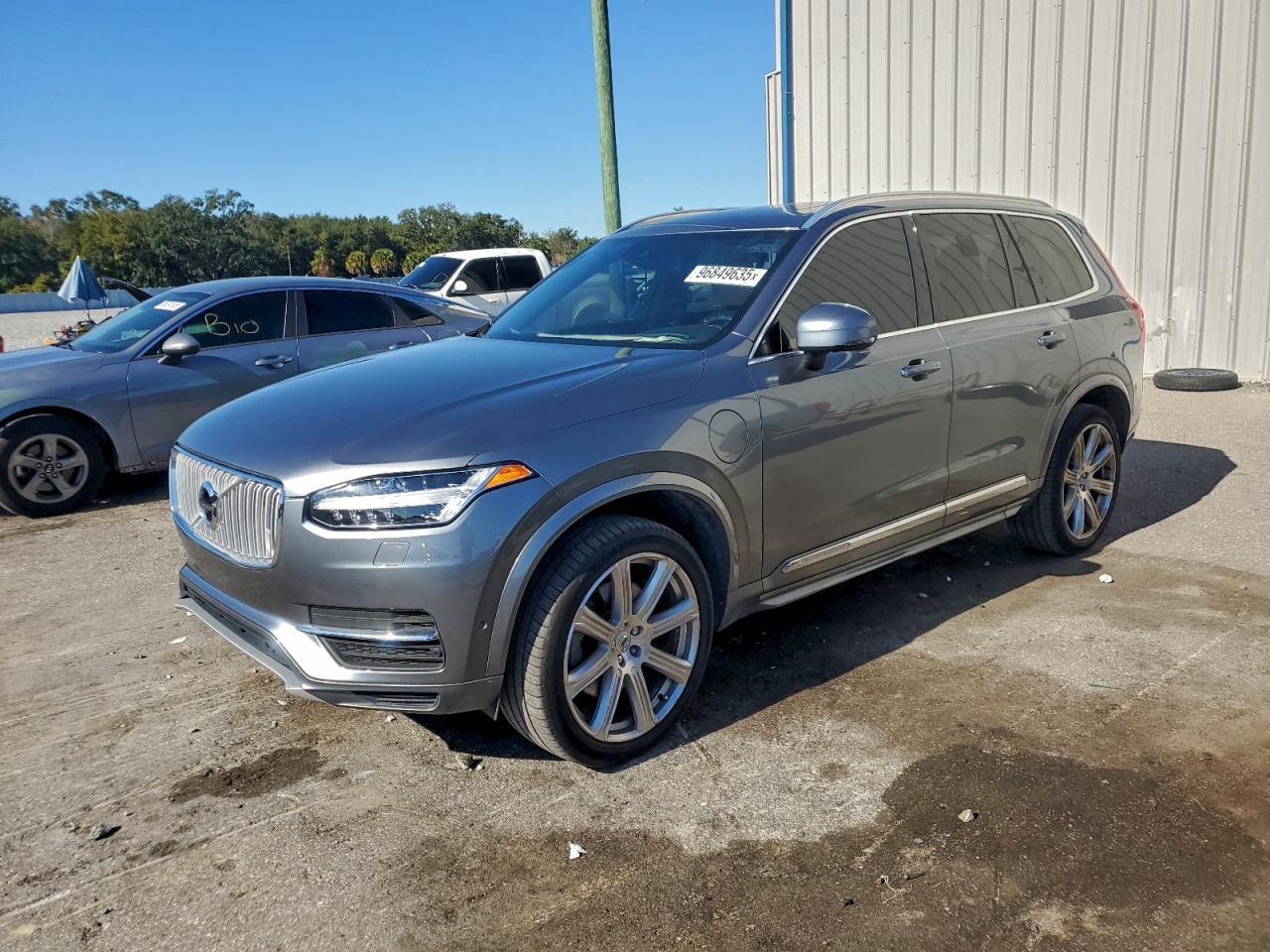 2017 VOLVO XC90