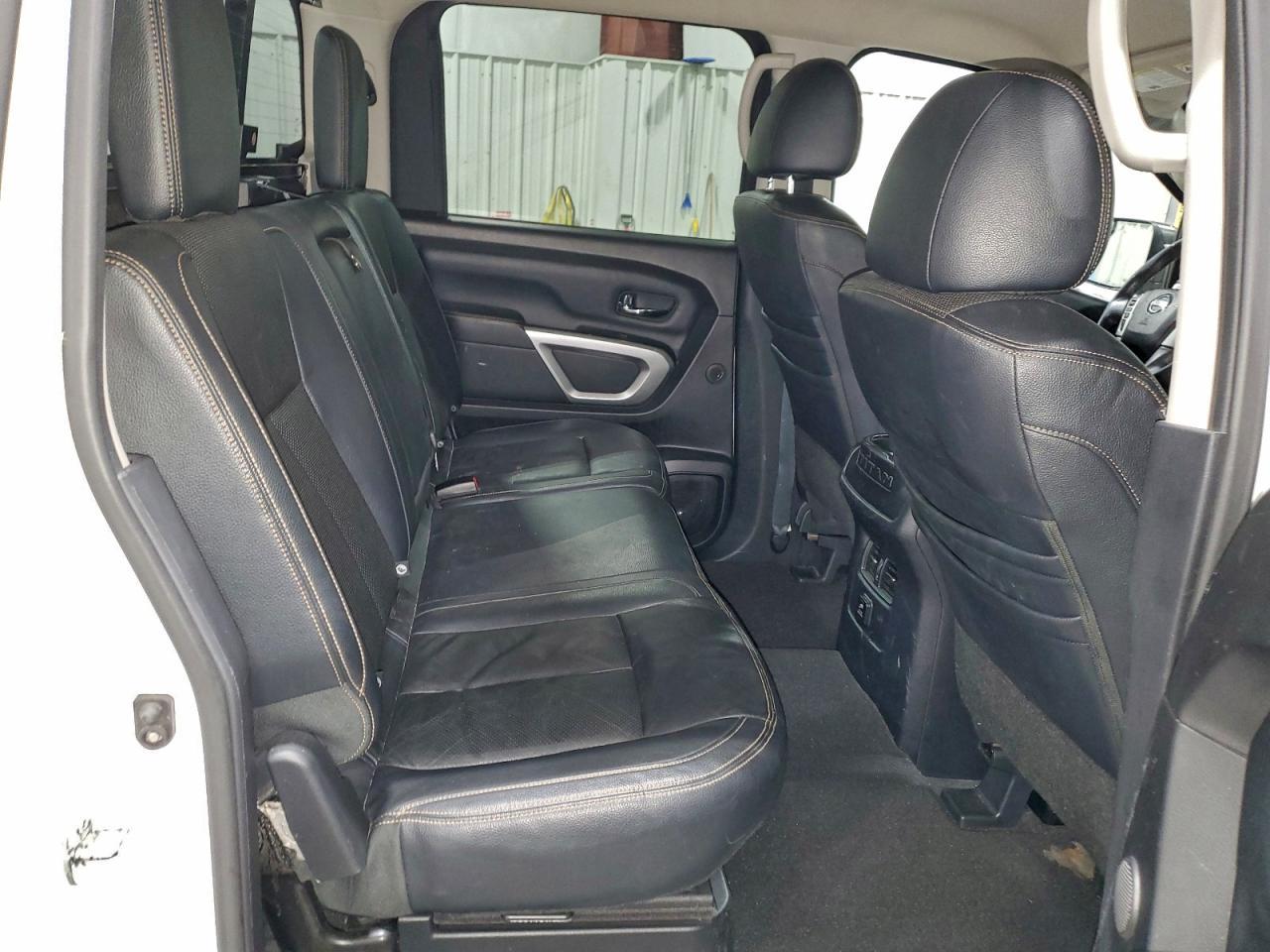2017 NISSAN Titan