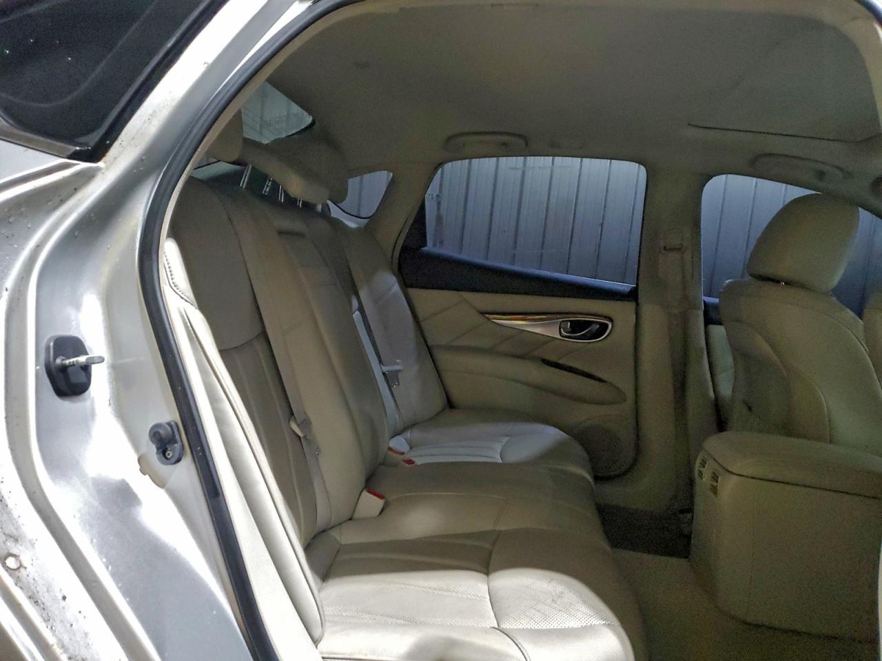 2011 INFINITI M37