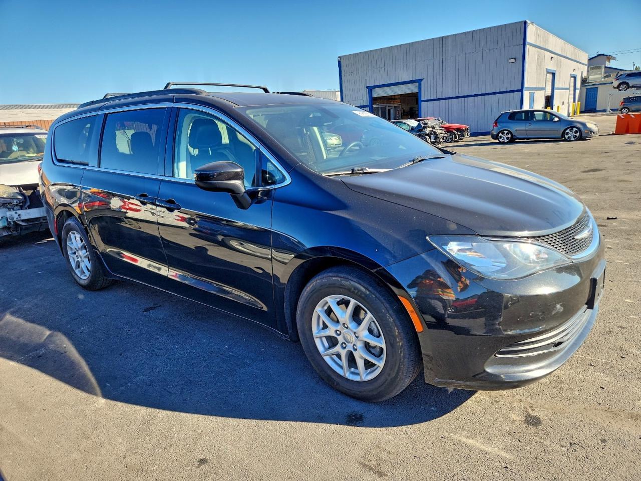 2020 CHRYSLER Voyager