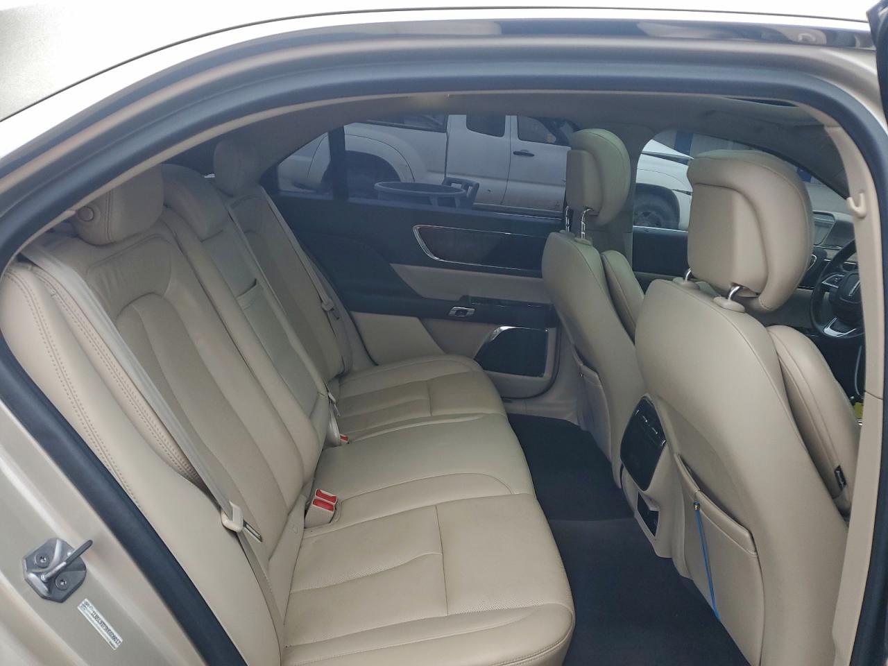 2017 LINCOLN Continental