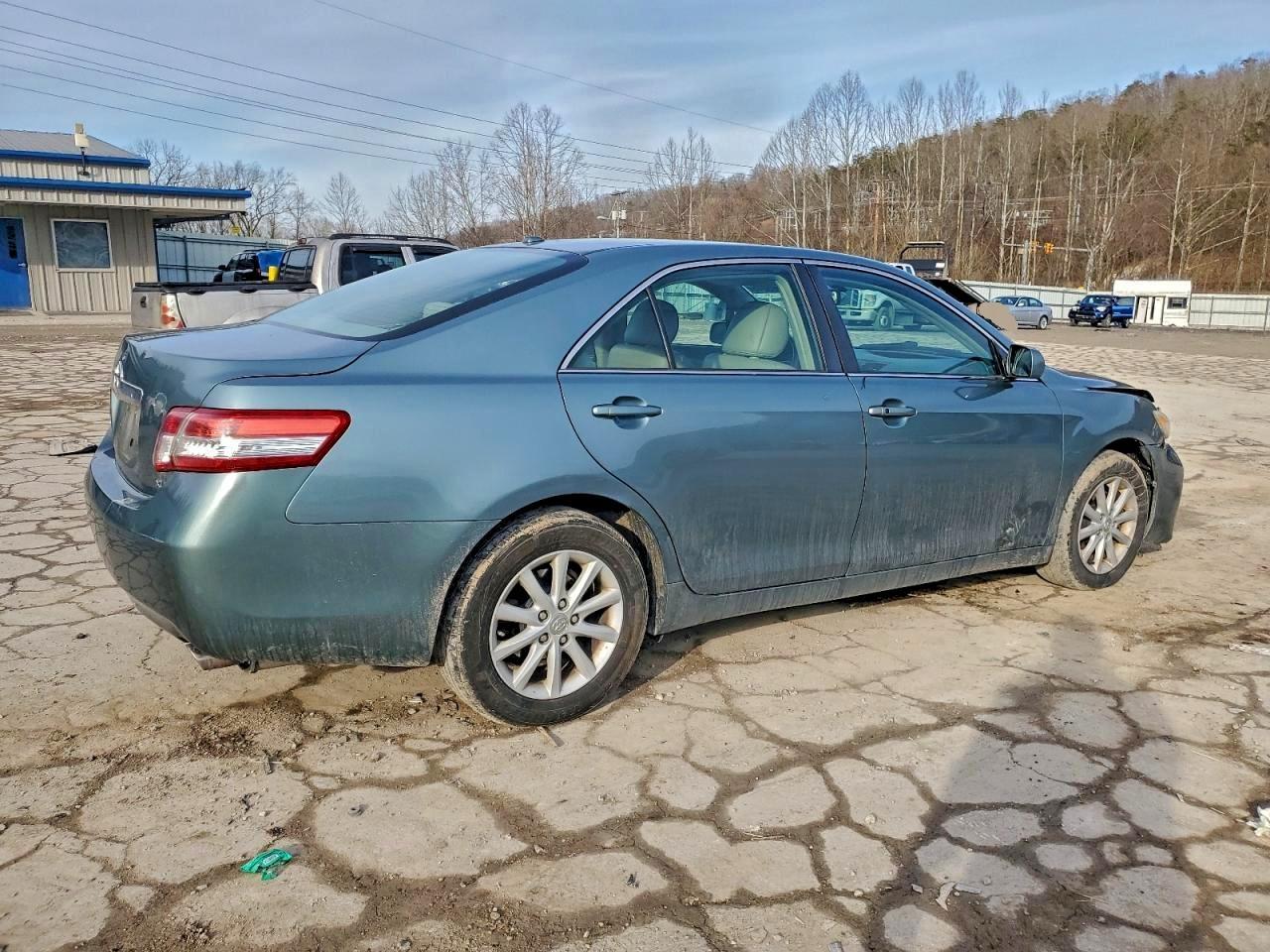 2010 TOYOTA CAMRY