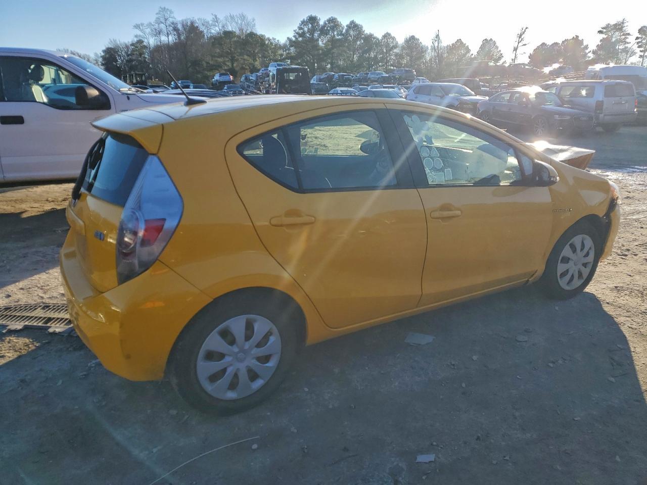 2014 TOYOTA Prius c