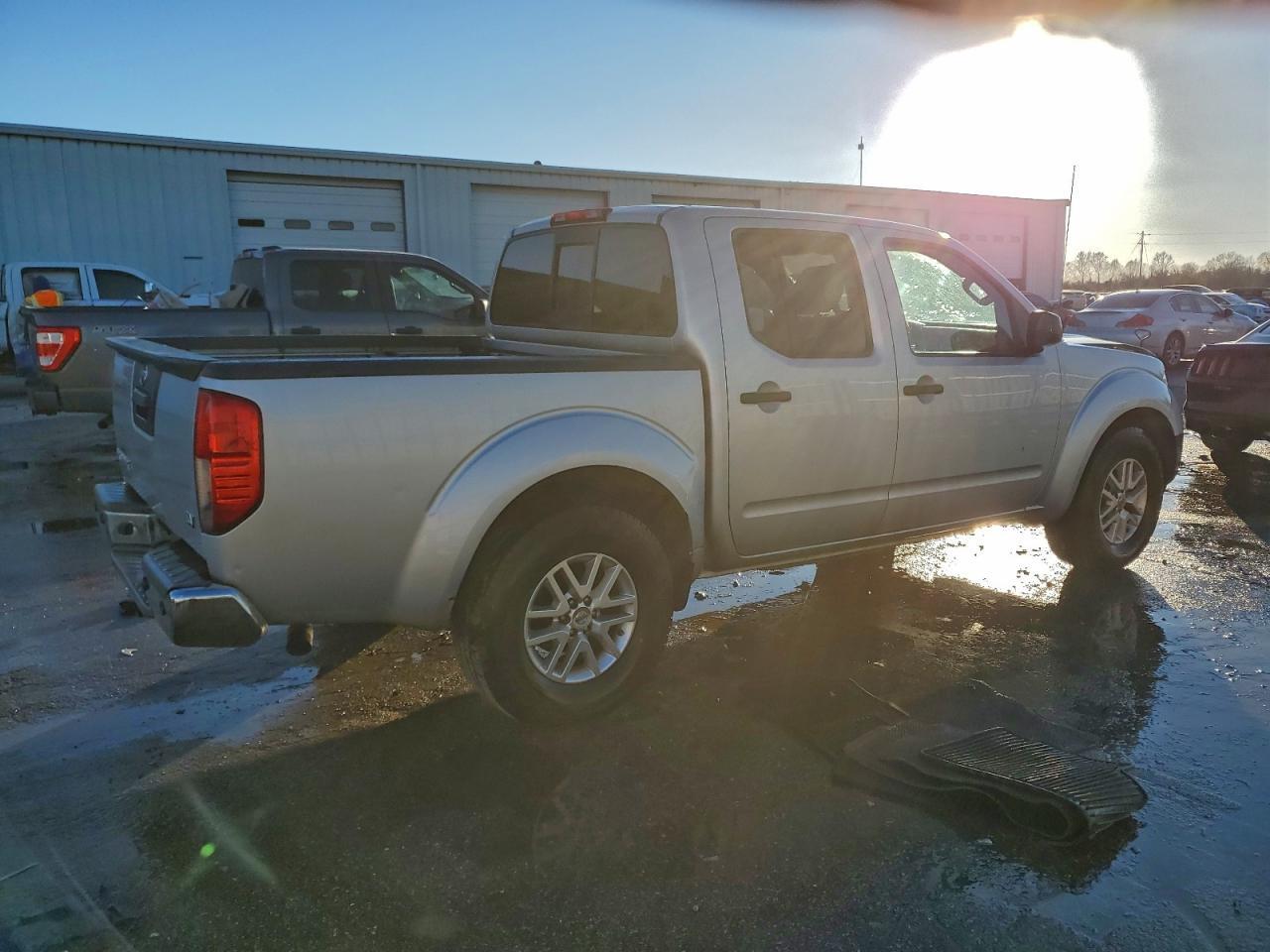 2015 NISSAN Frontier