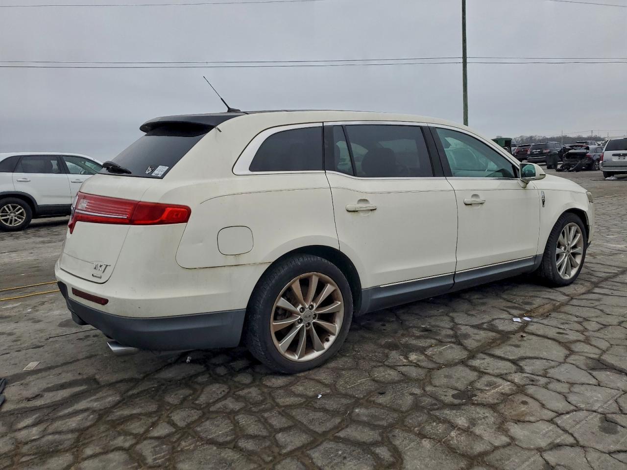 2012 LINCOLN MKT