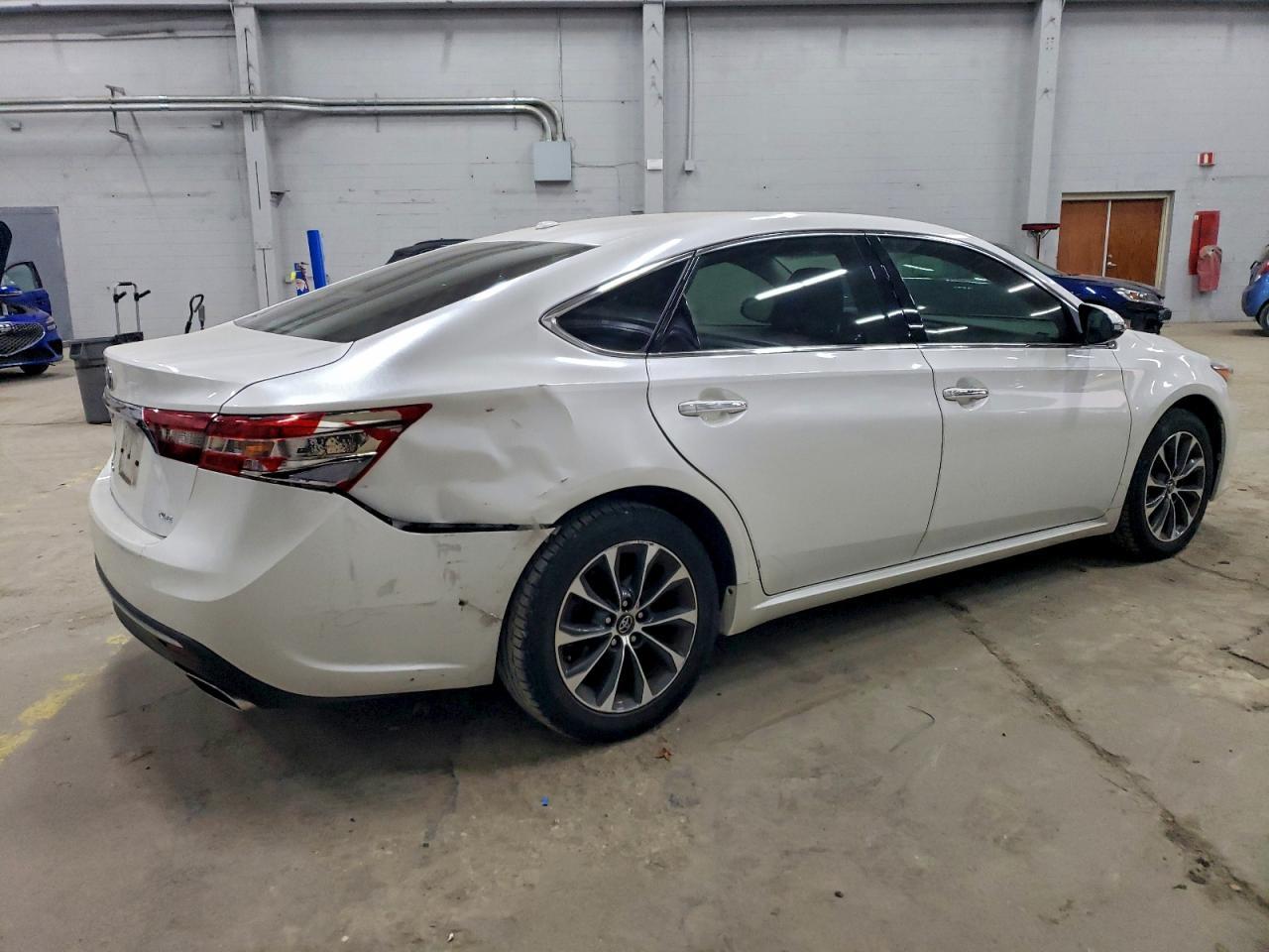 2016 TOYOTA Avalon