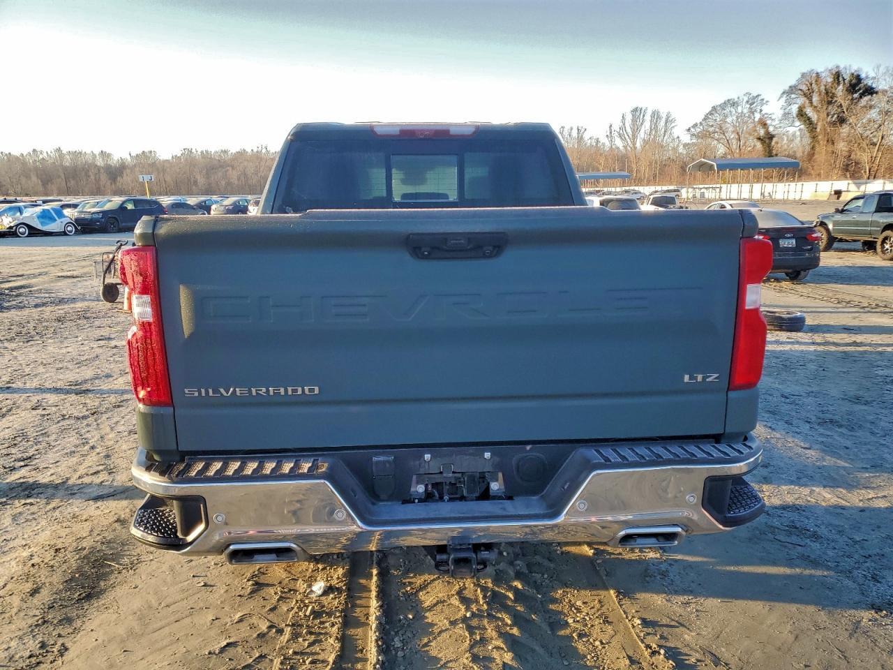 2025 CHEVROLET Silverado