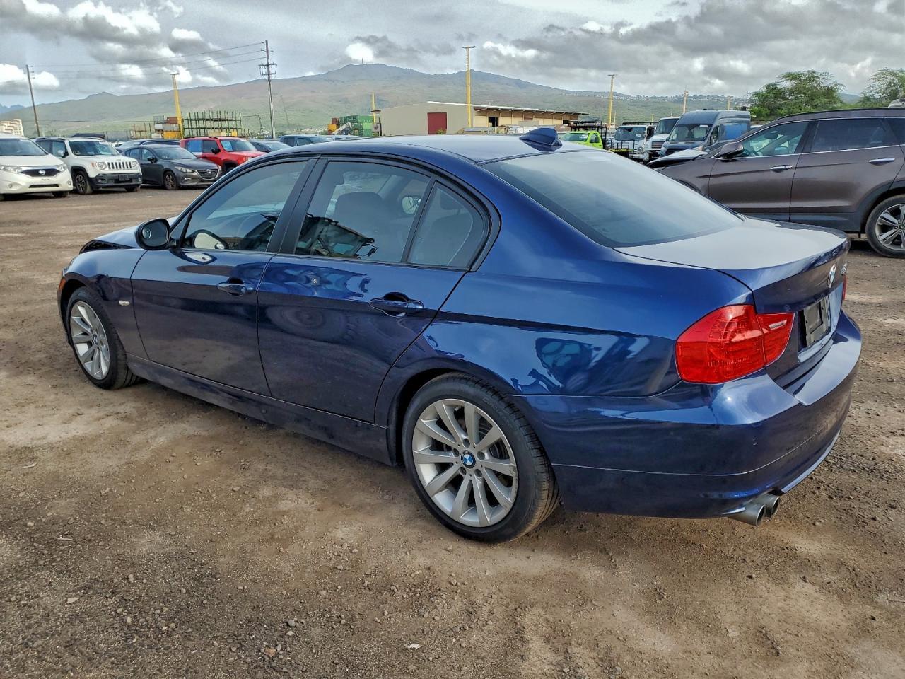 2011 BMW 3 SERIES
