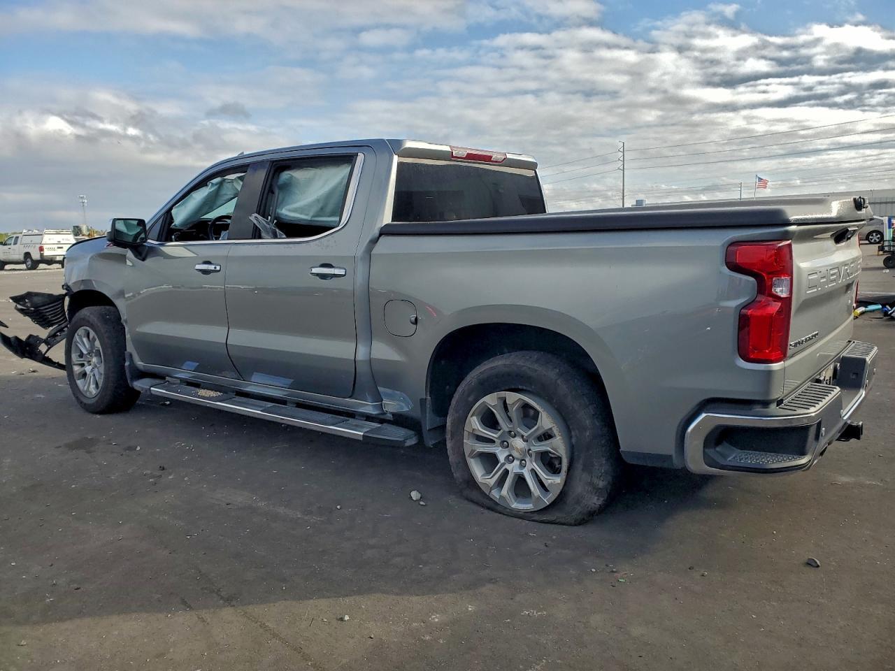2025 CHEVROLET Silverado