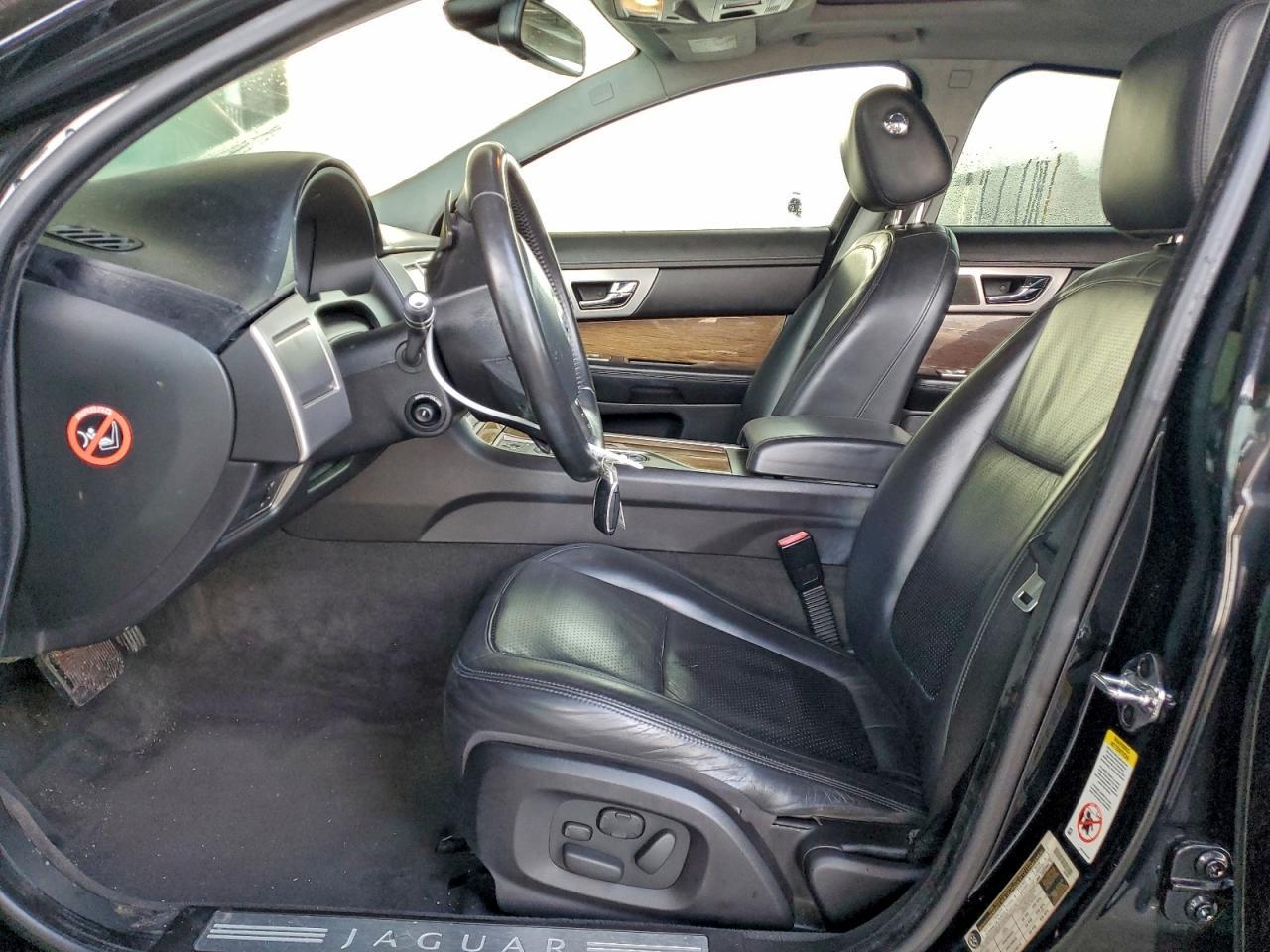 2010 JAGUAR XF