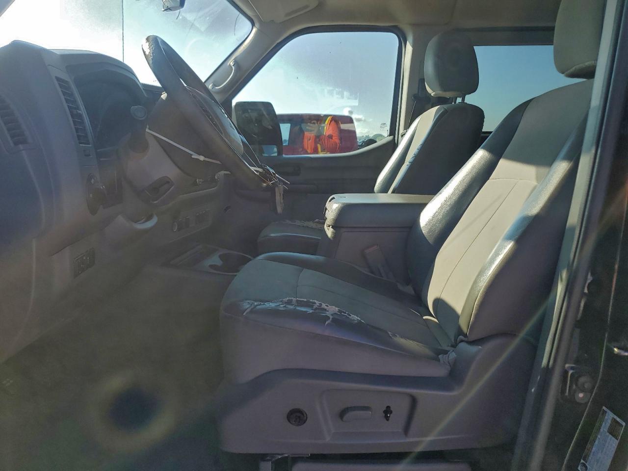 2017 NISSAN NV3500
