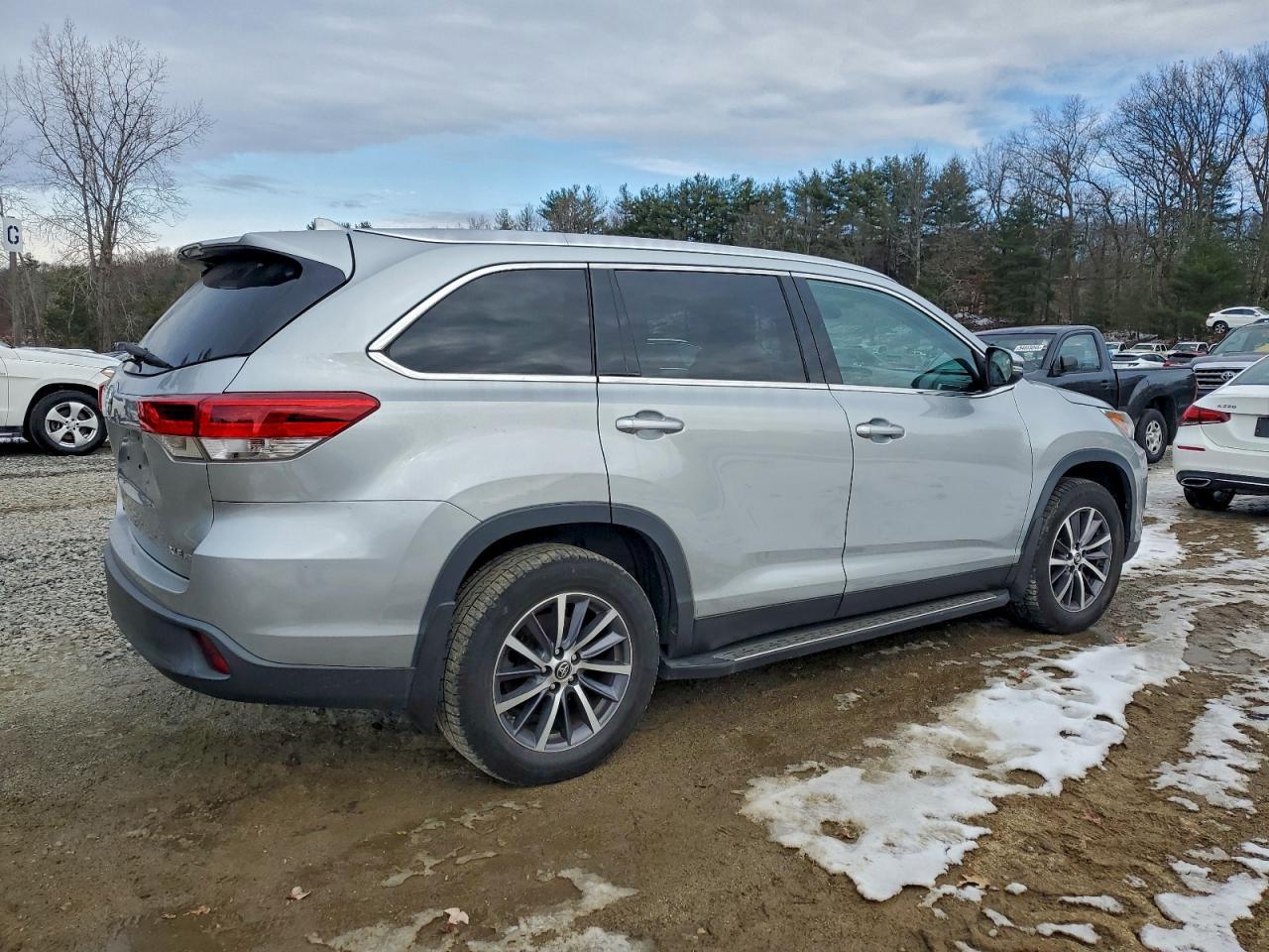 2019 TOYOTA HIGHLANDER