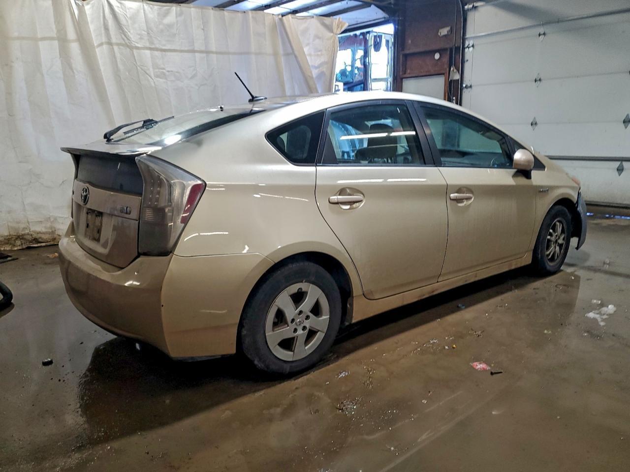 2011 TOYOTA PRIUS