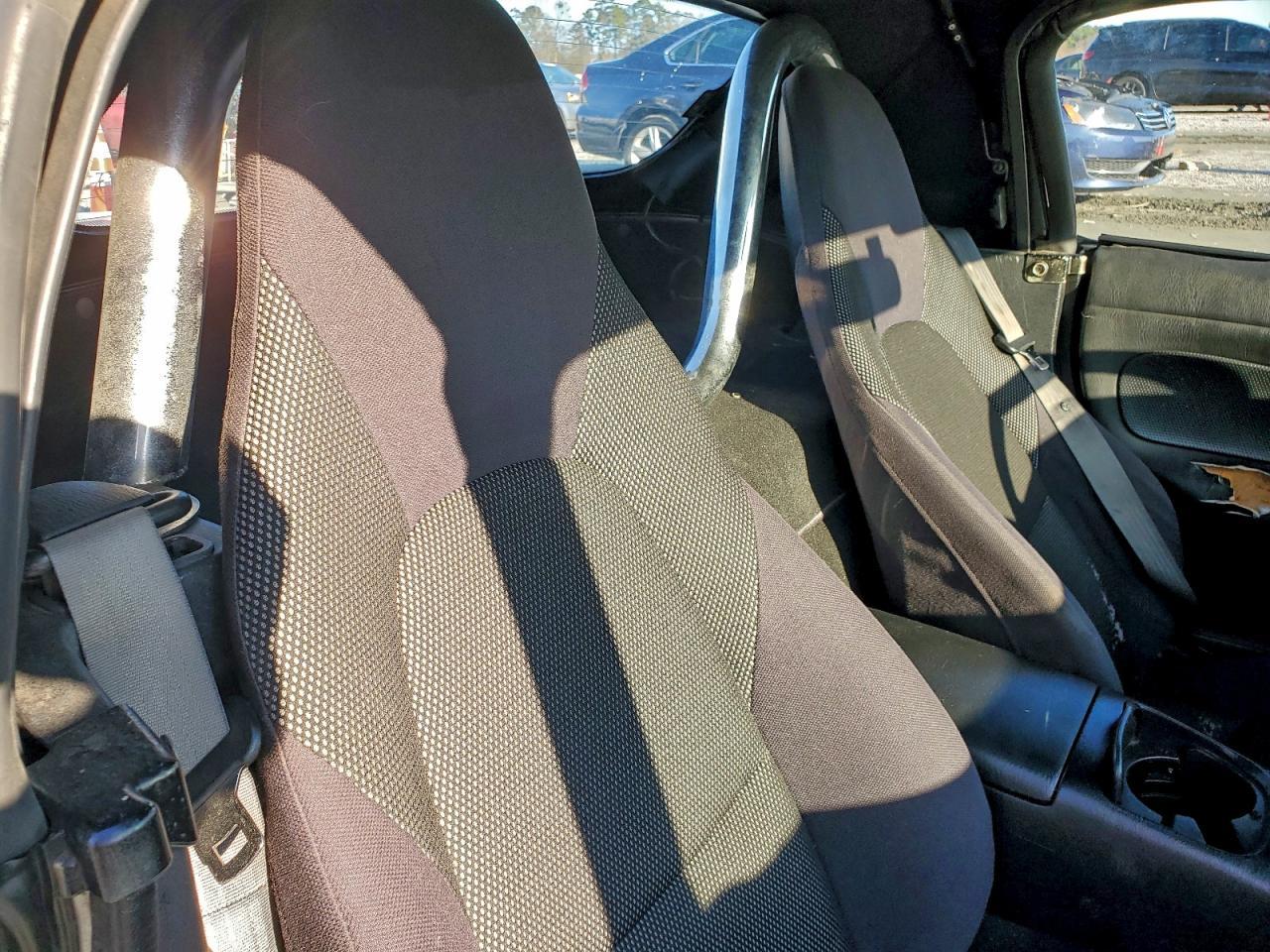 2003 MAZDA MX-5 Miata
