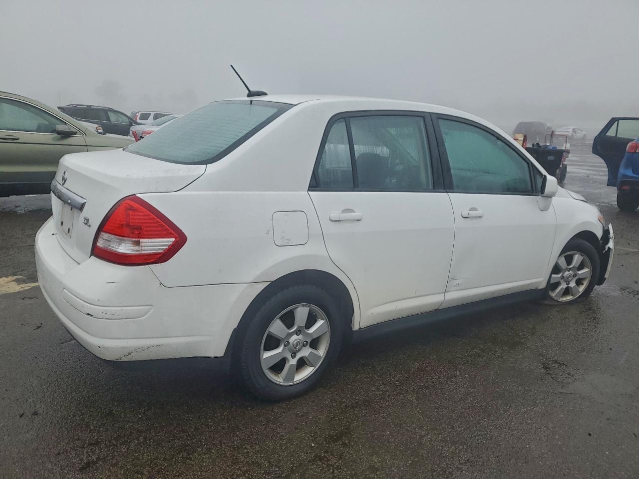 2011 NISSAN VERSA