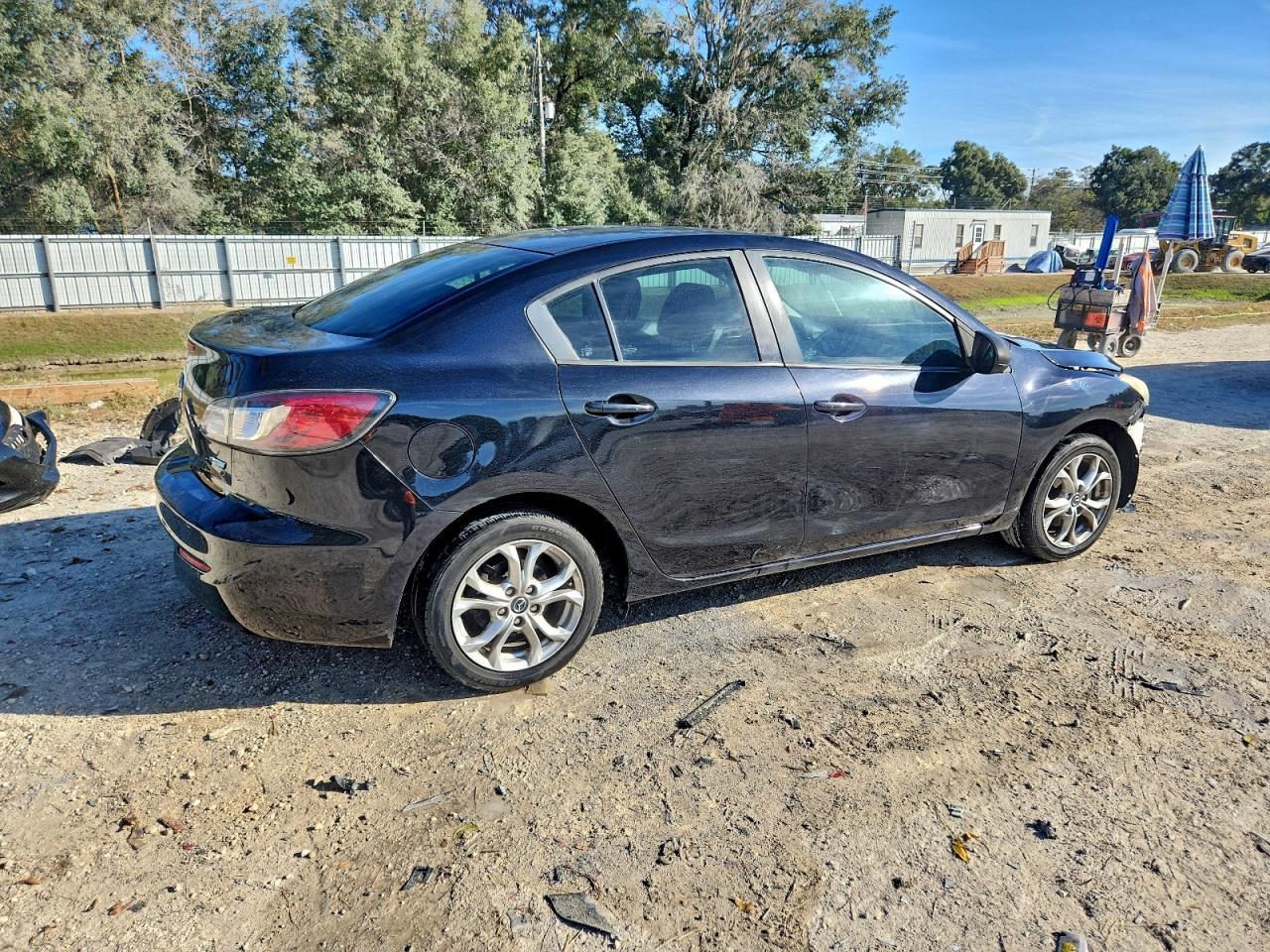 2013 MAZDA 3