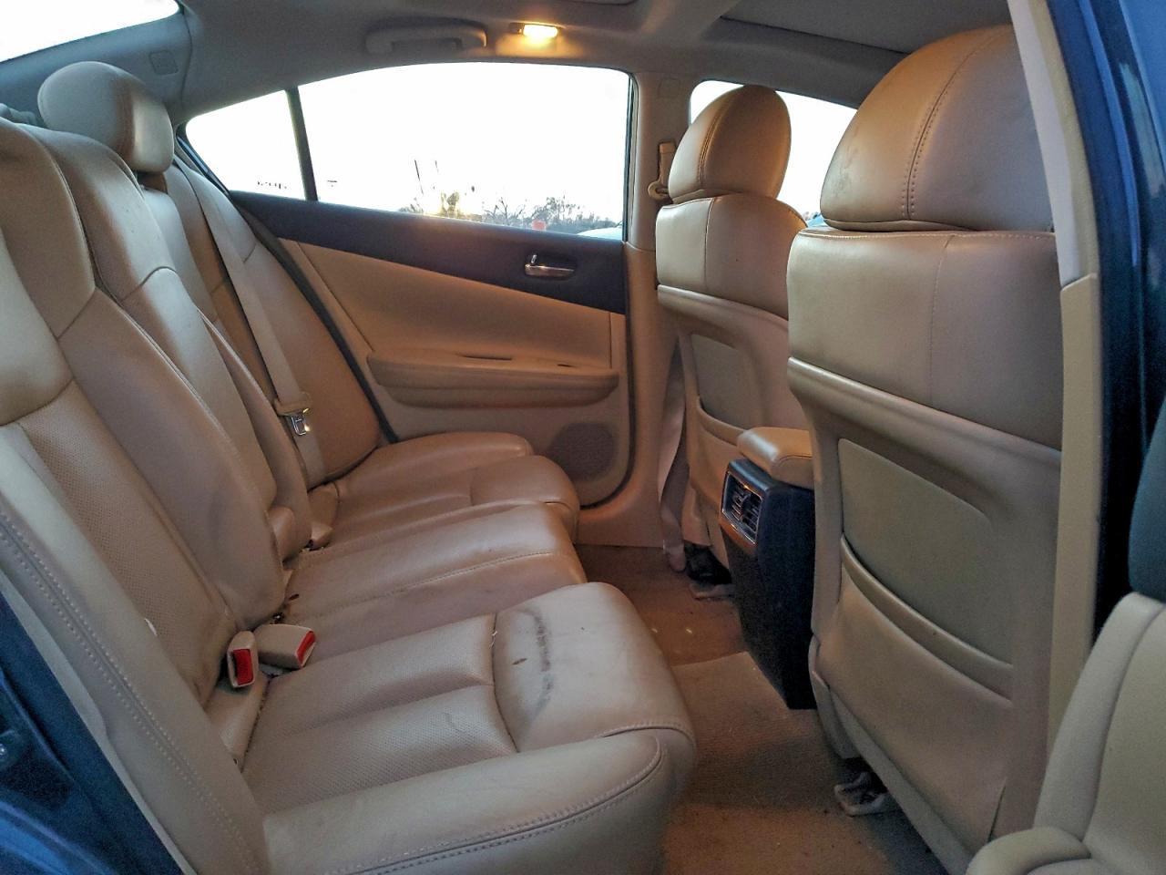 2010 NISSAN Maxima