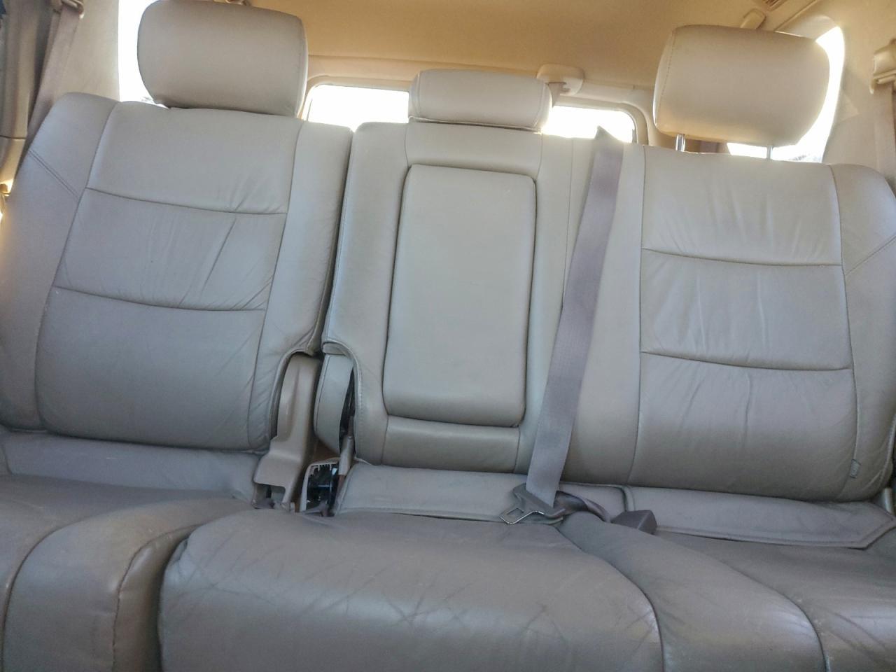 2003 TOYOTA Sequoia