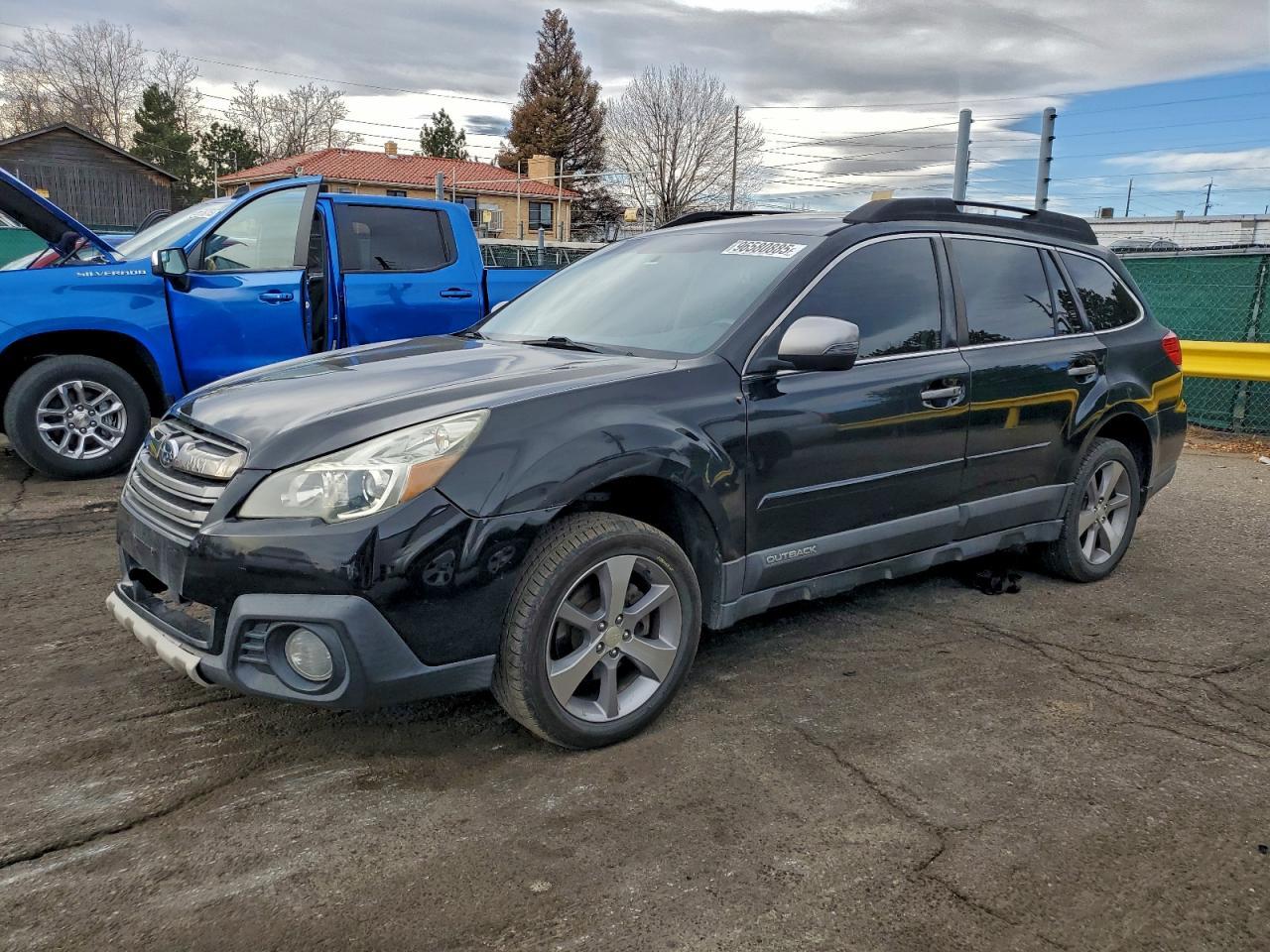 2013 SUBARU Outback