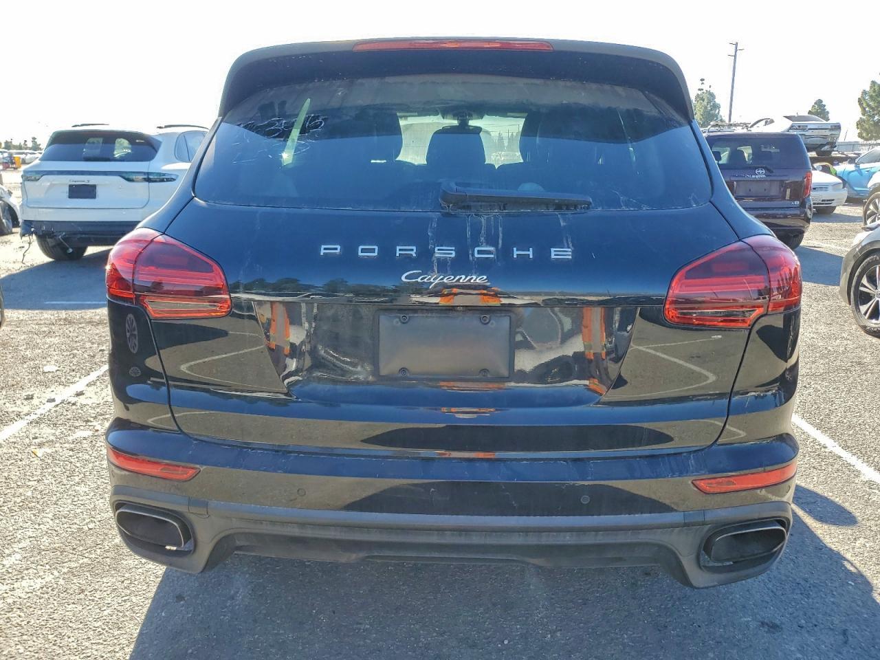 2017 PORSCHE CAYENNE
