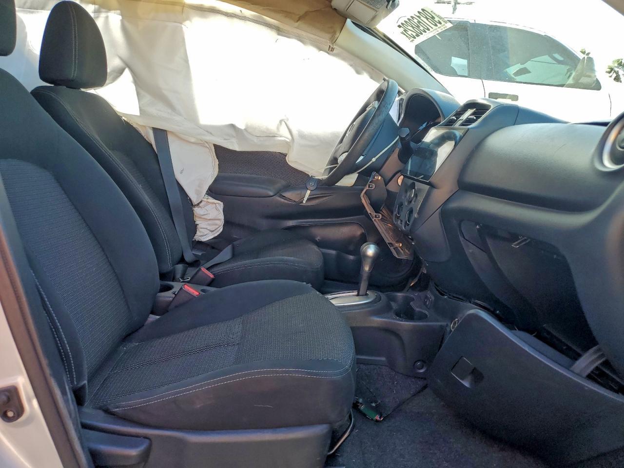 2017 NISSAN VERSA