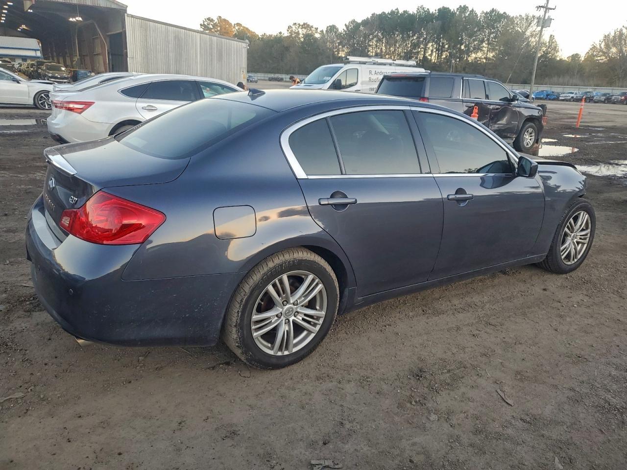 2012 INFINITI G37