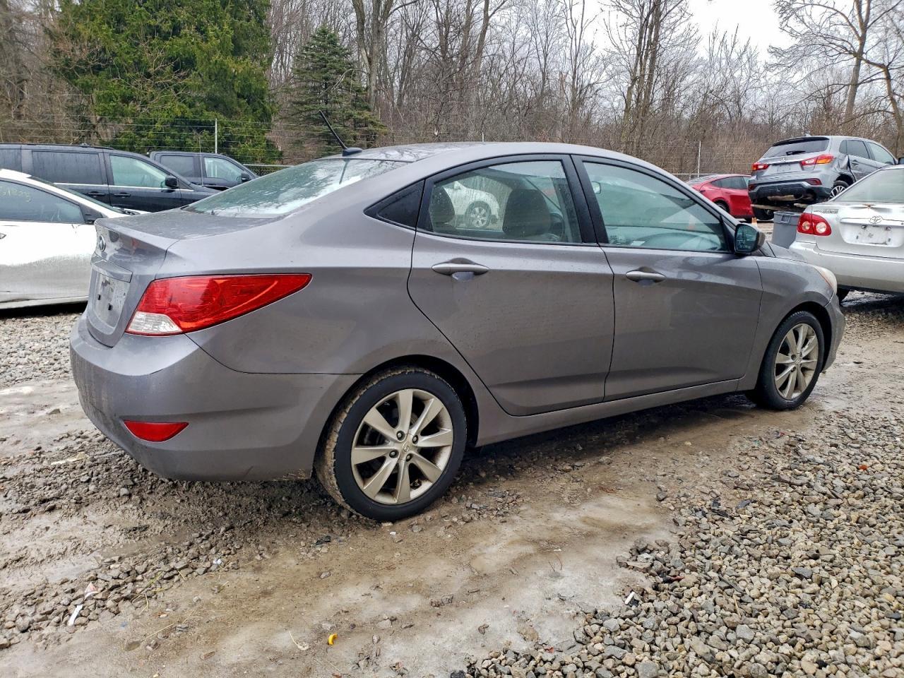 2013 HYUNDAI ACCENT
