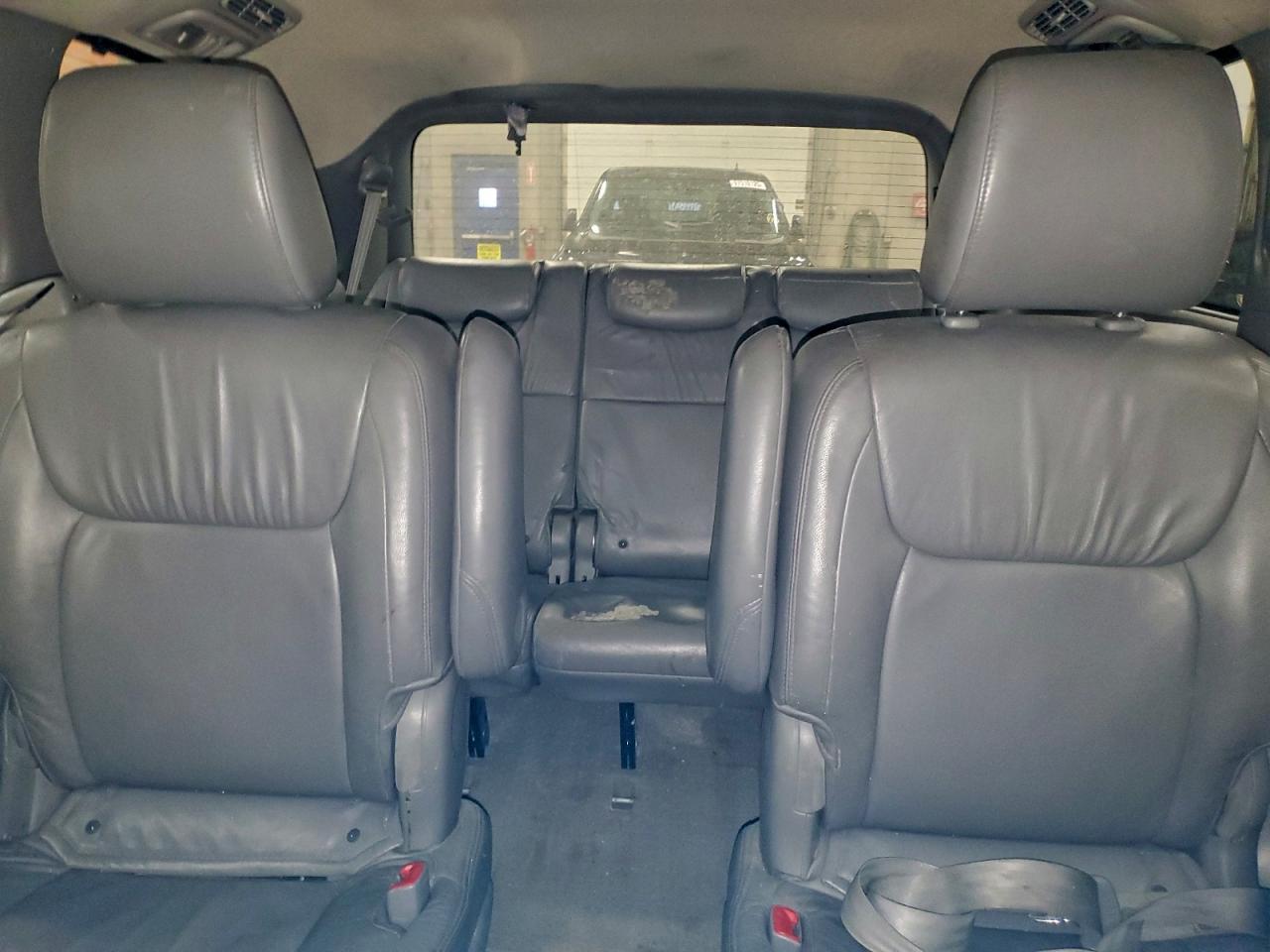 2010 TOYOTA SIENNA