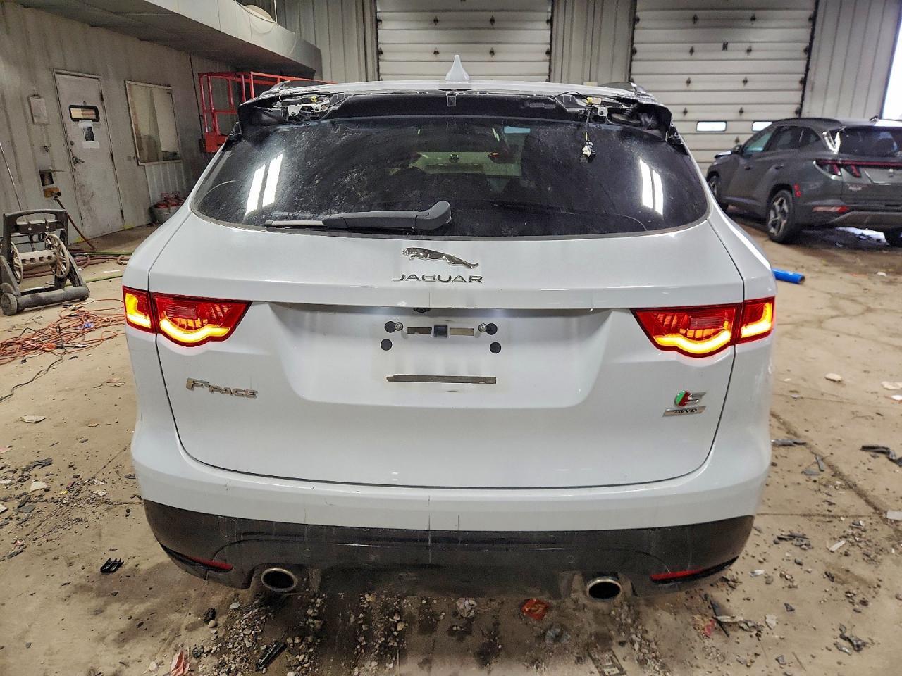 2017 JAGUAR F-Pace