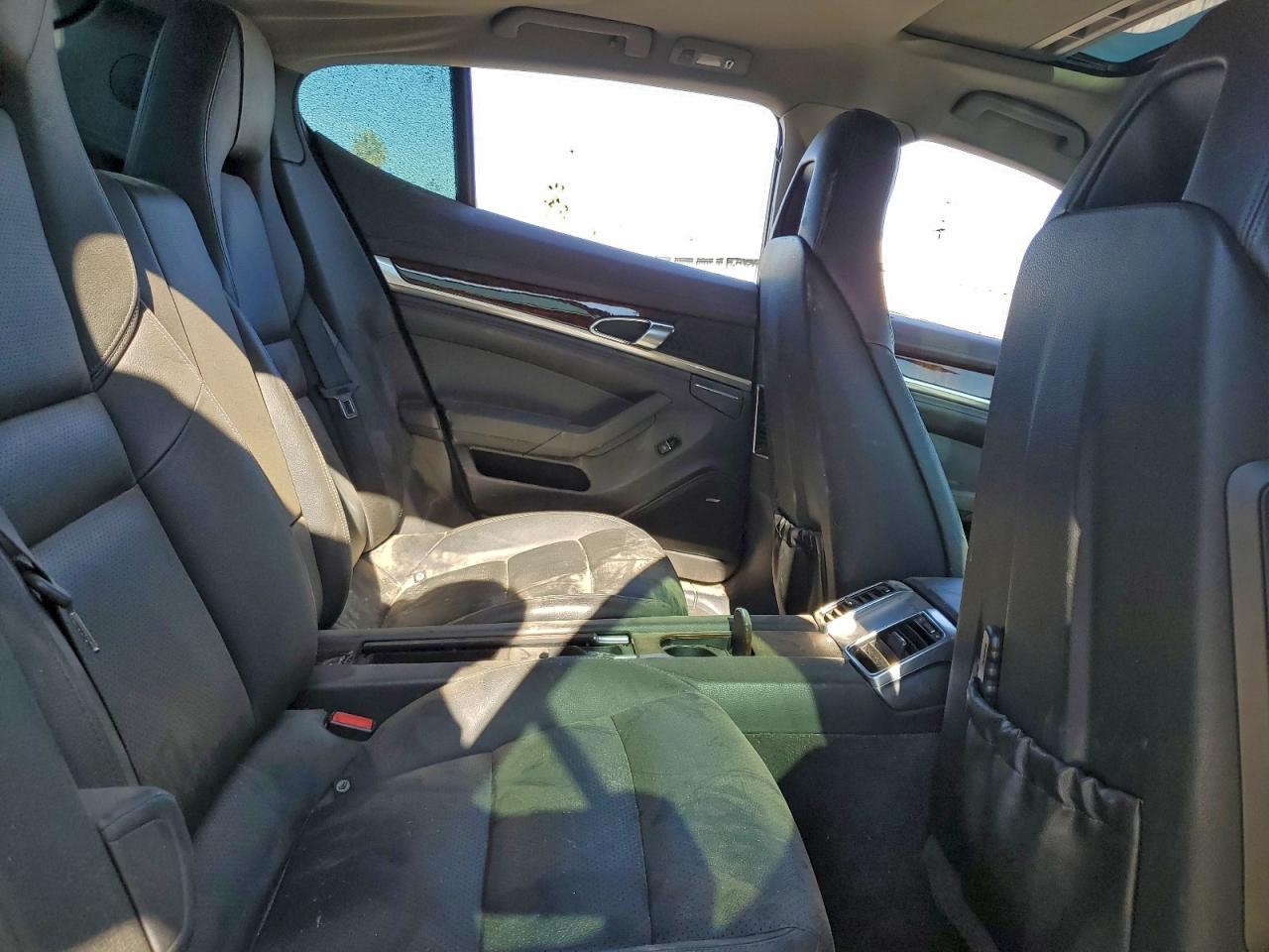 2012 PORSCHE Panamera