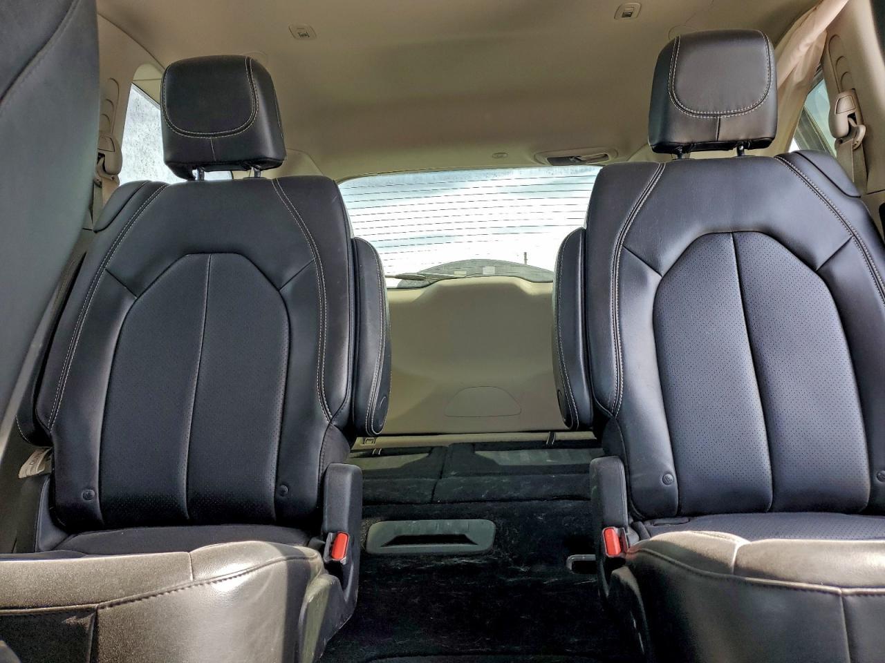 2020 CHRYSLER Voyager
