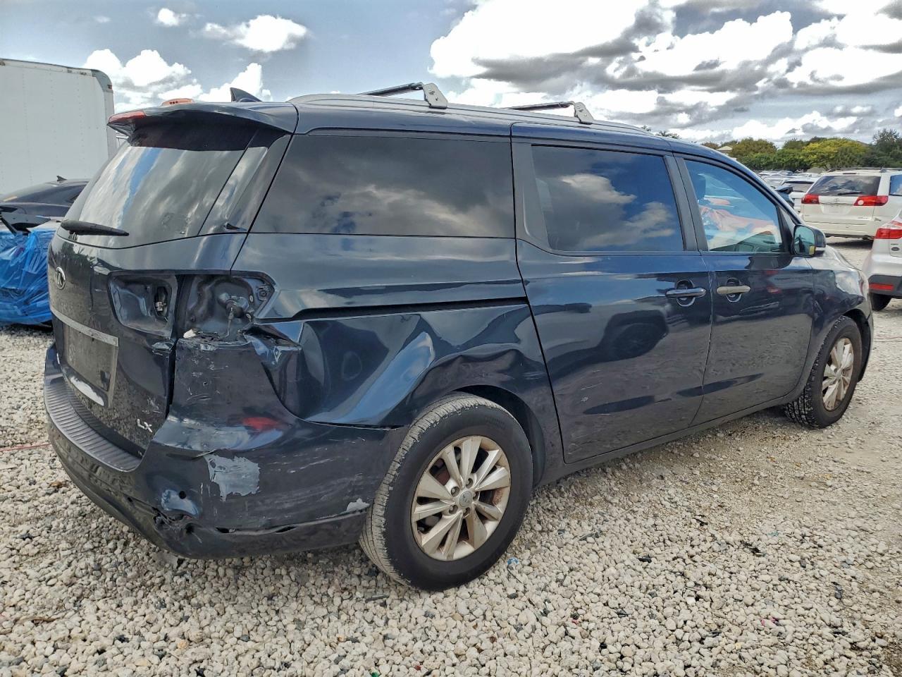 2016 KIA SEDONA