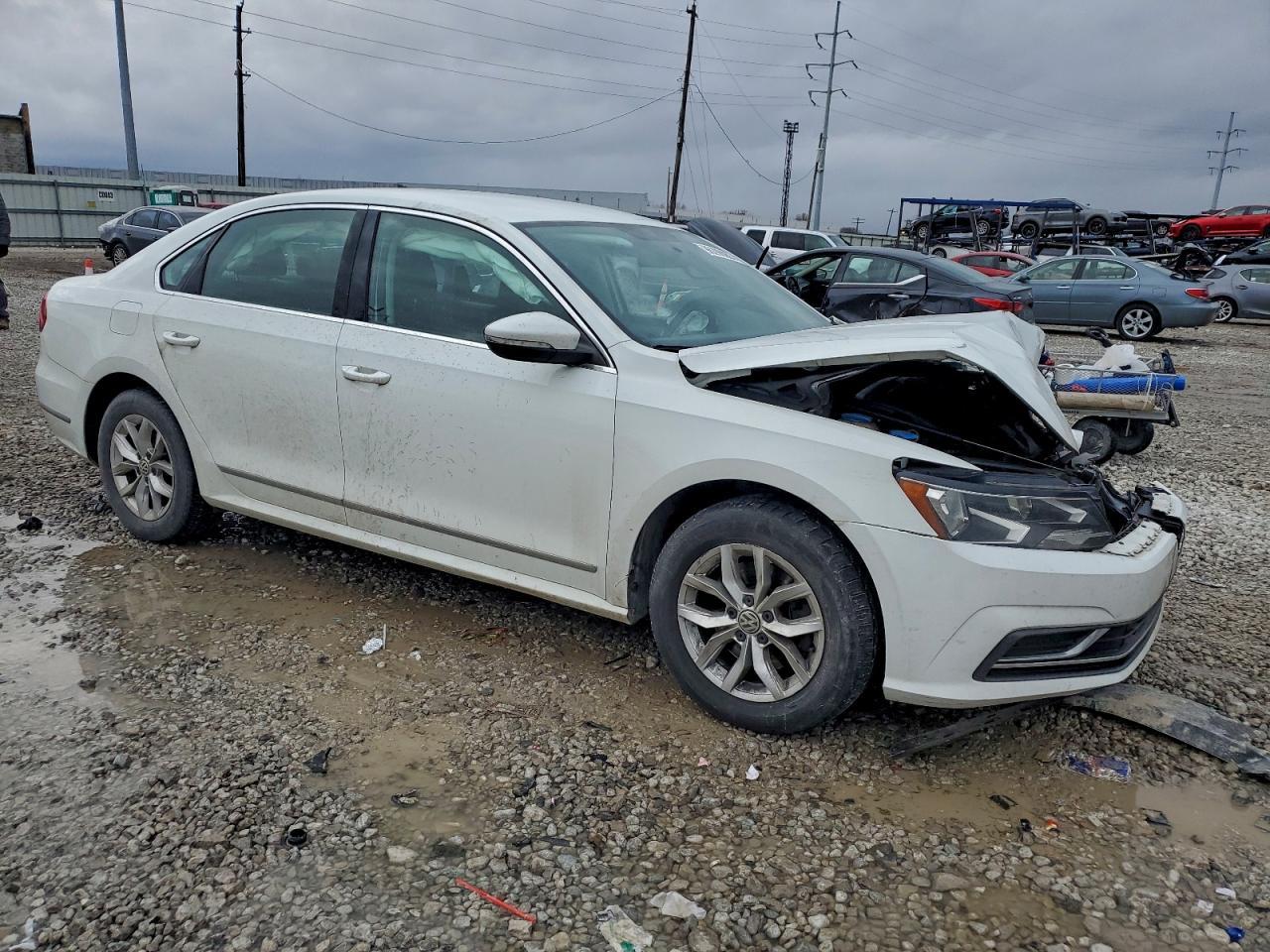 2016 VOLKSWAGEN Passat