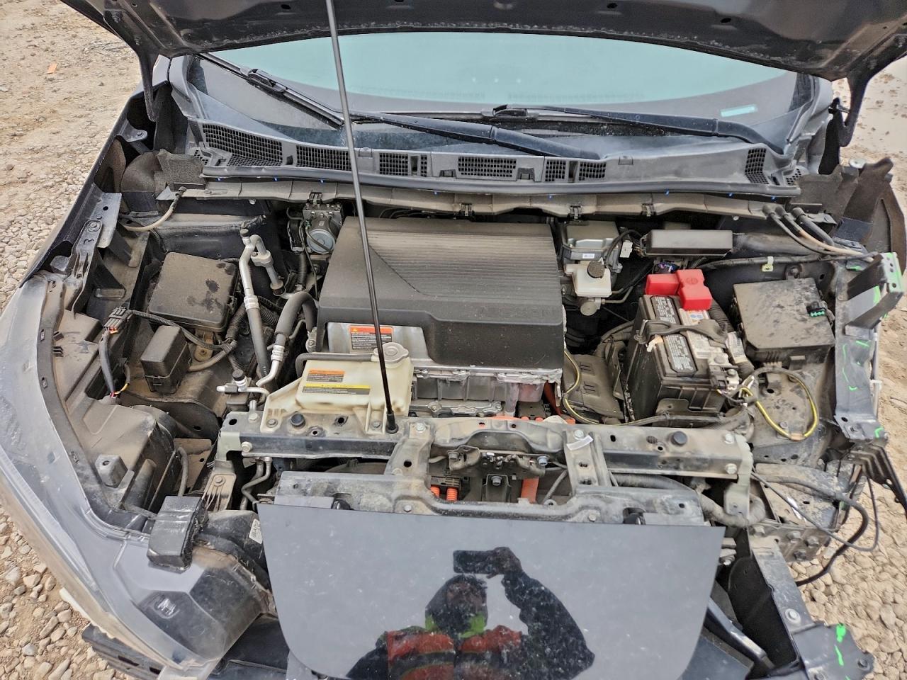 2022 NISSAN LEAF
