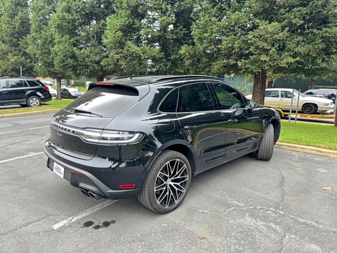 2024 PORSCHE Macan