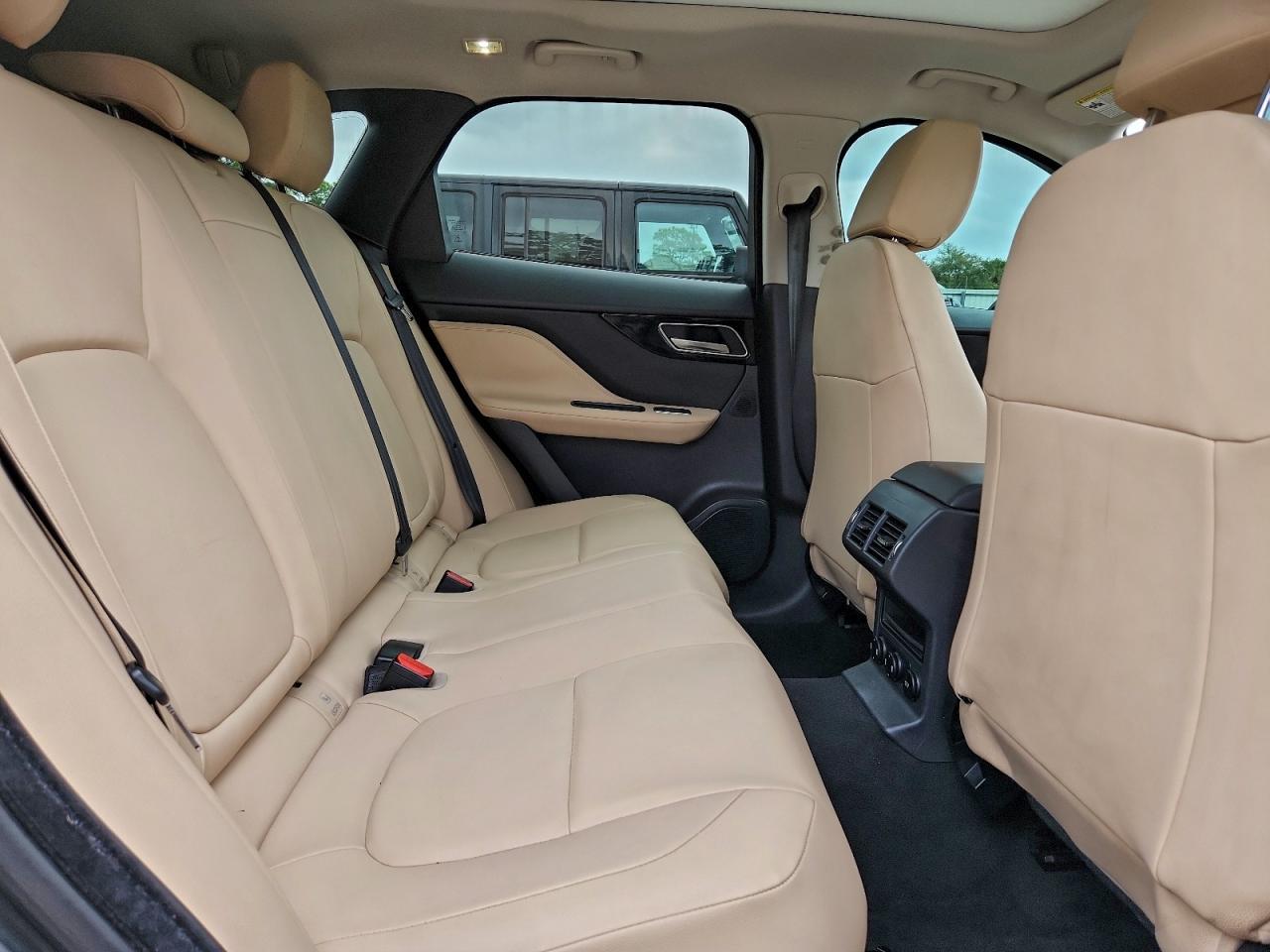 2018 JAGUAR F-Pace