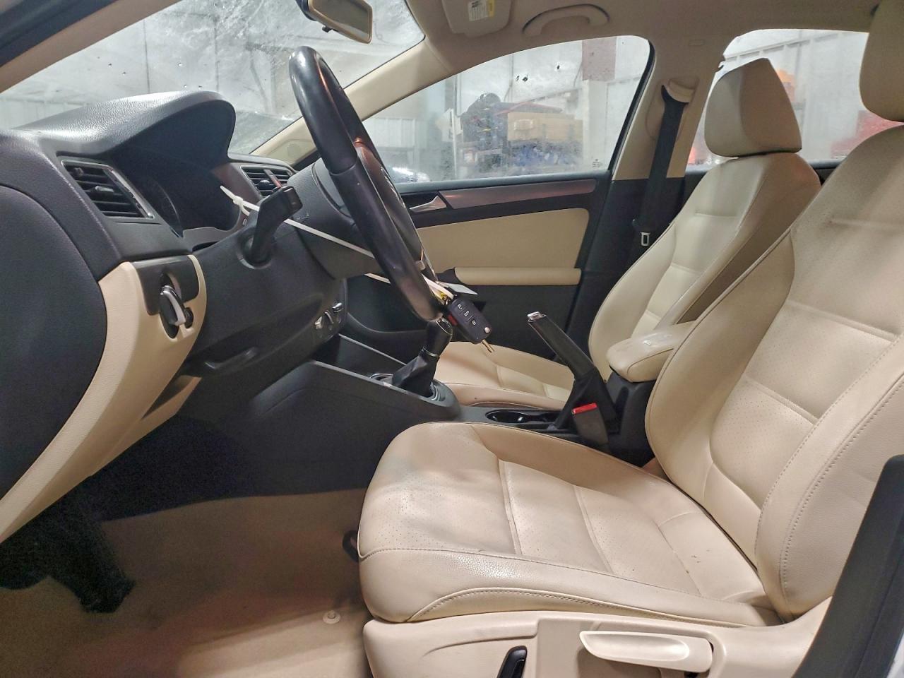 2013 VOLKSWAGEN JETTA