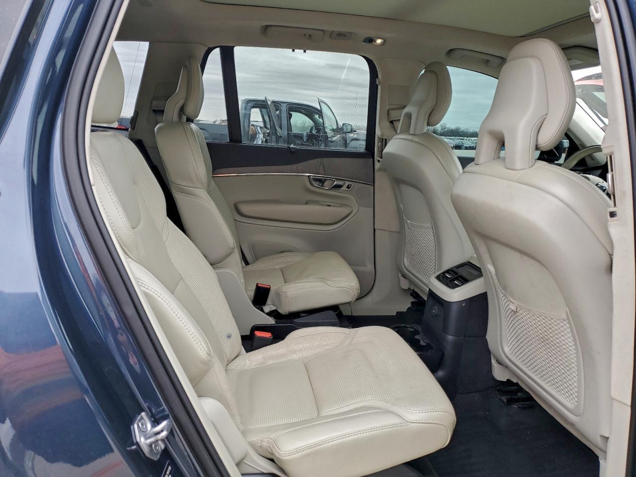 2021 VOLVO XC90