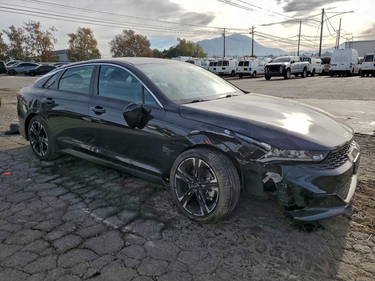 2022 KIA K5