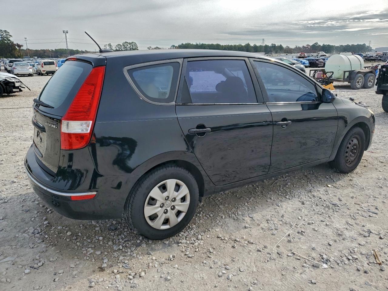 2012 HYUNDAI ELANTRA