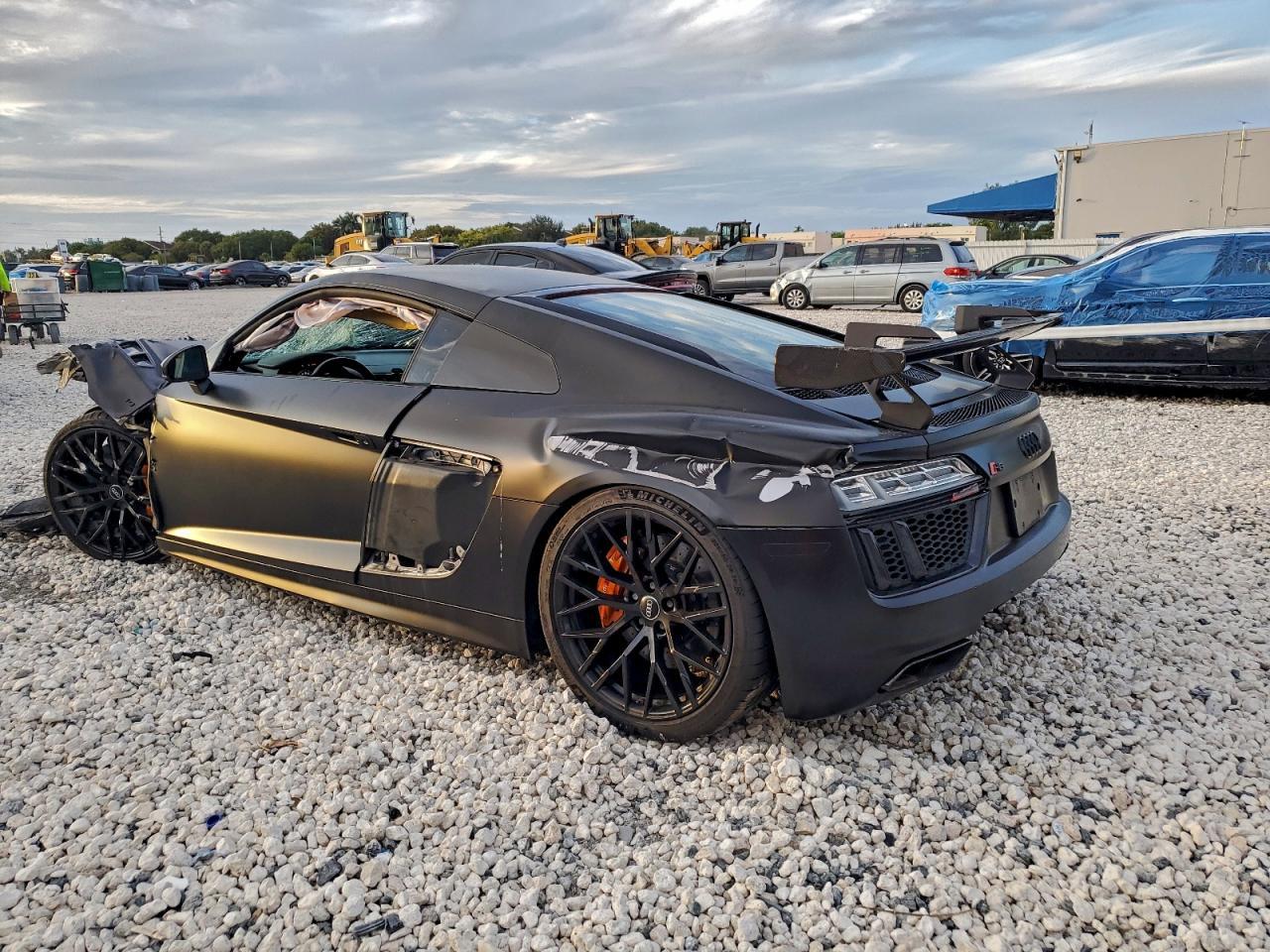 2017 AUDI R8