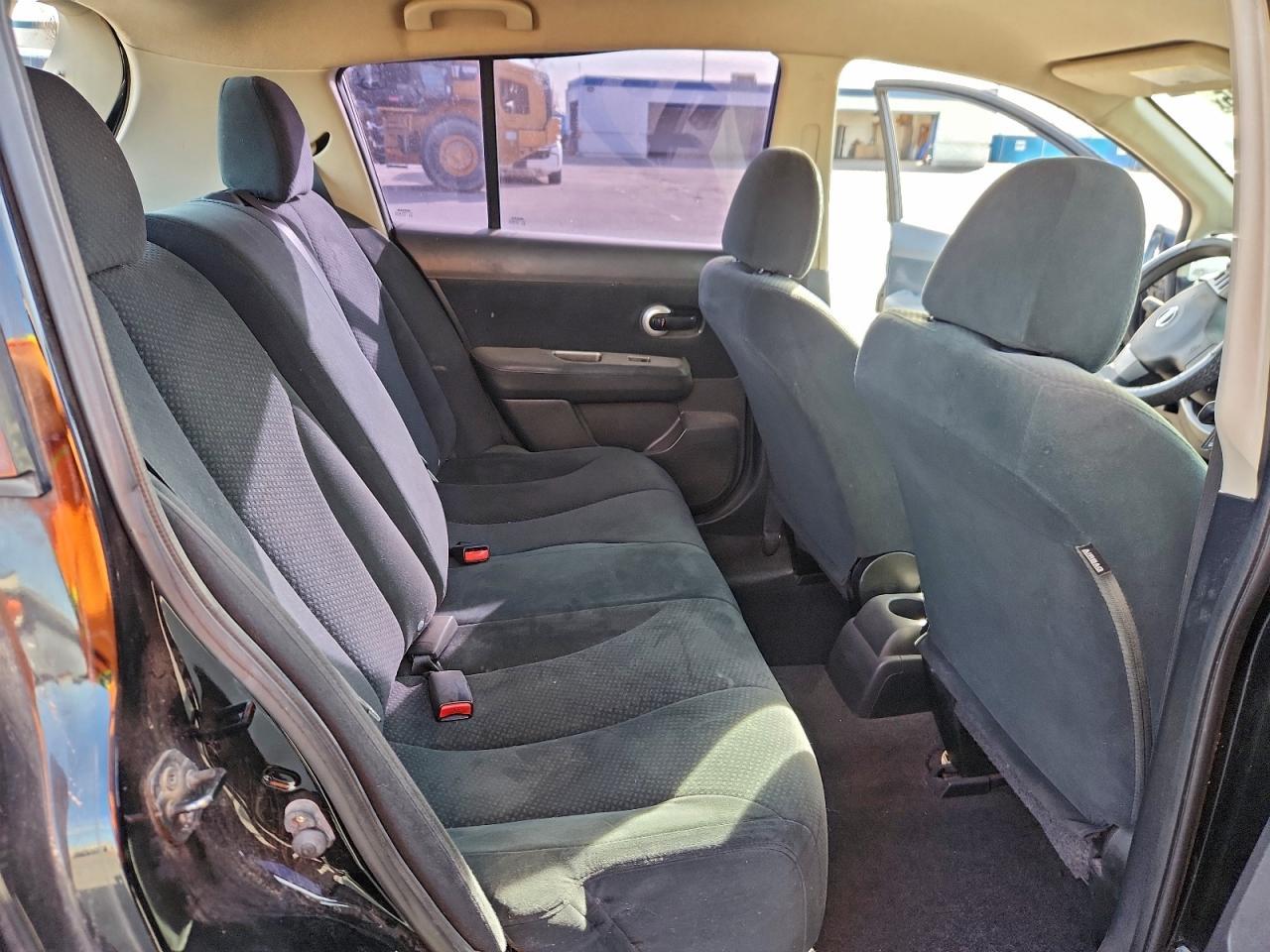 2011 NISSAN VERSA