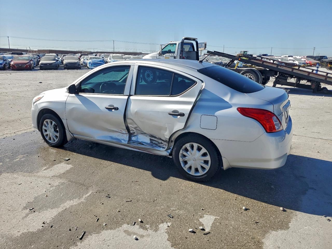 2016 NISSAN VERSA
