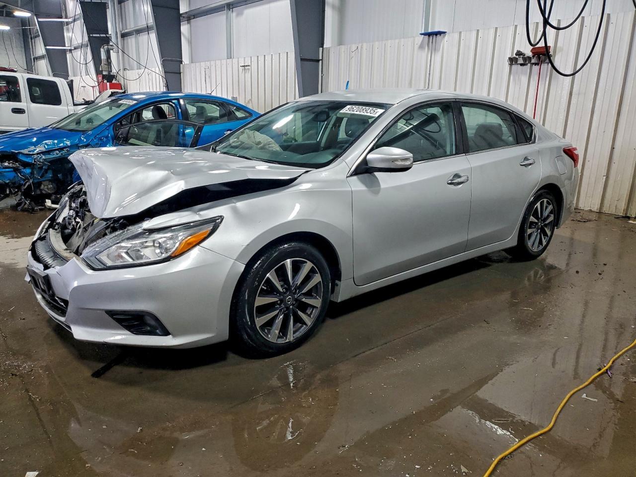 2017 NISSAN ALTIMA